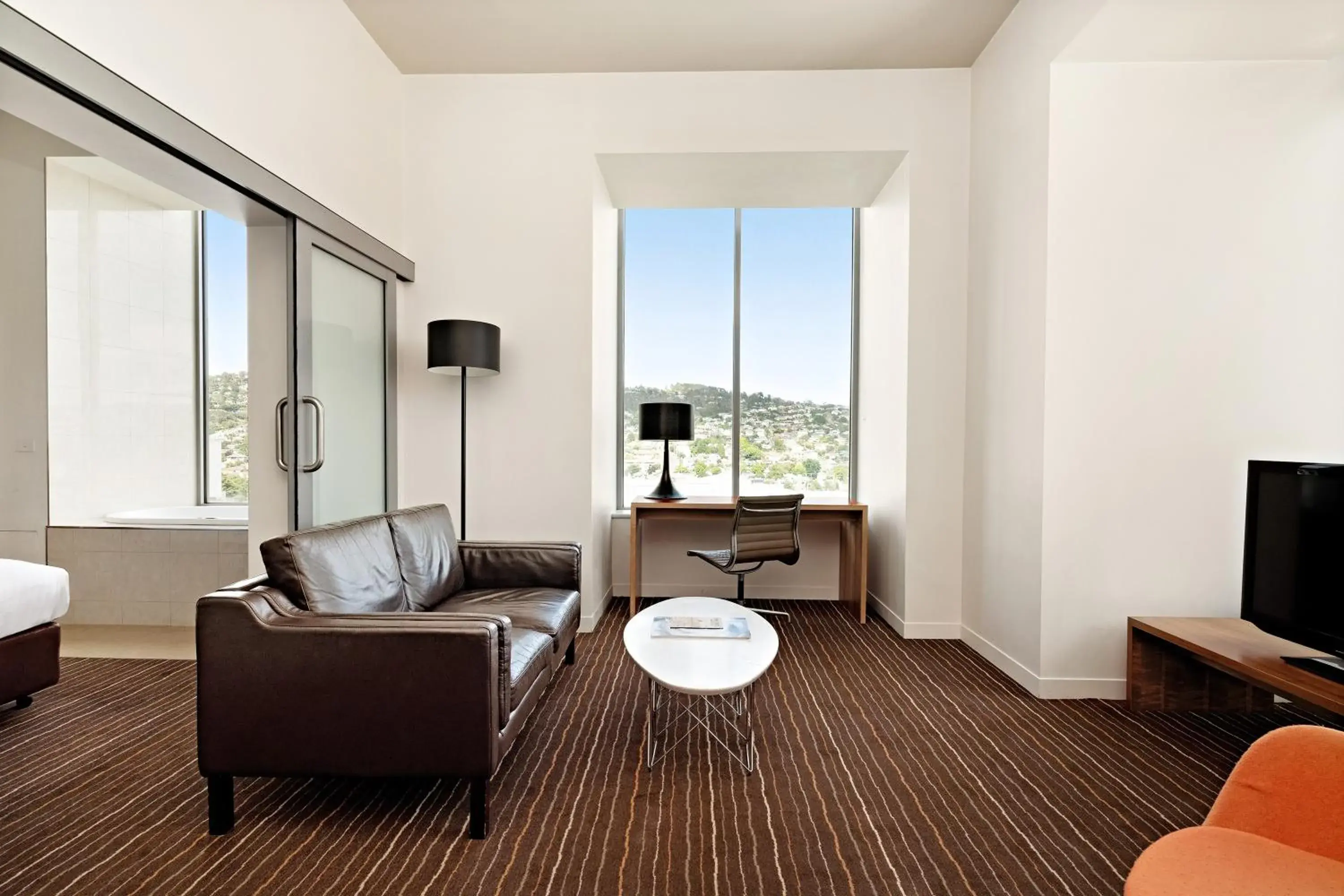 One-Bedroom Apartment with Spa Bath in Mantra Charles Hotel One-Bedroom Apartment with Spa Bath in Mantra Charles Hotel