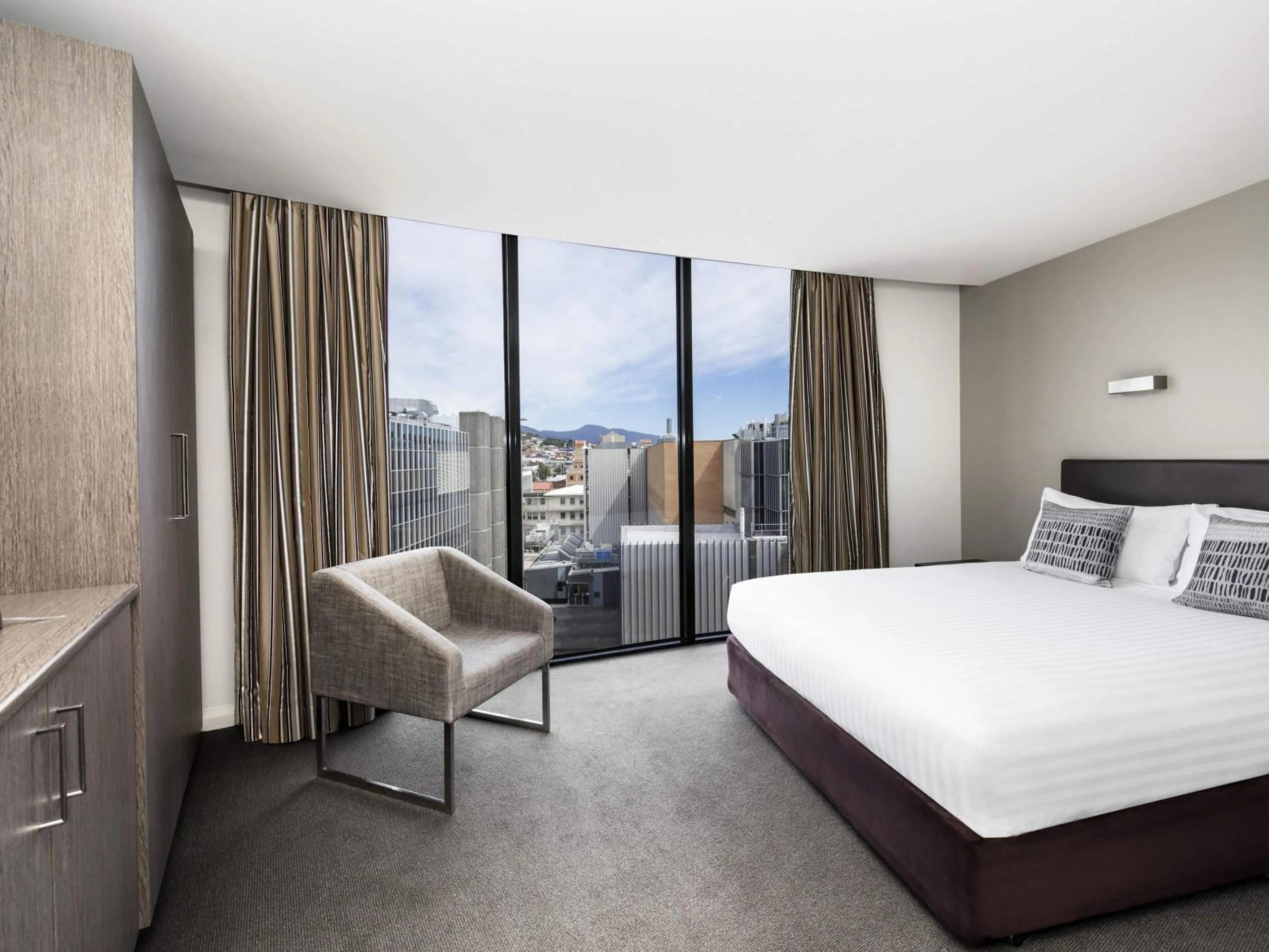 Bedroom, Bed in Mantra Collins Hotel