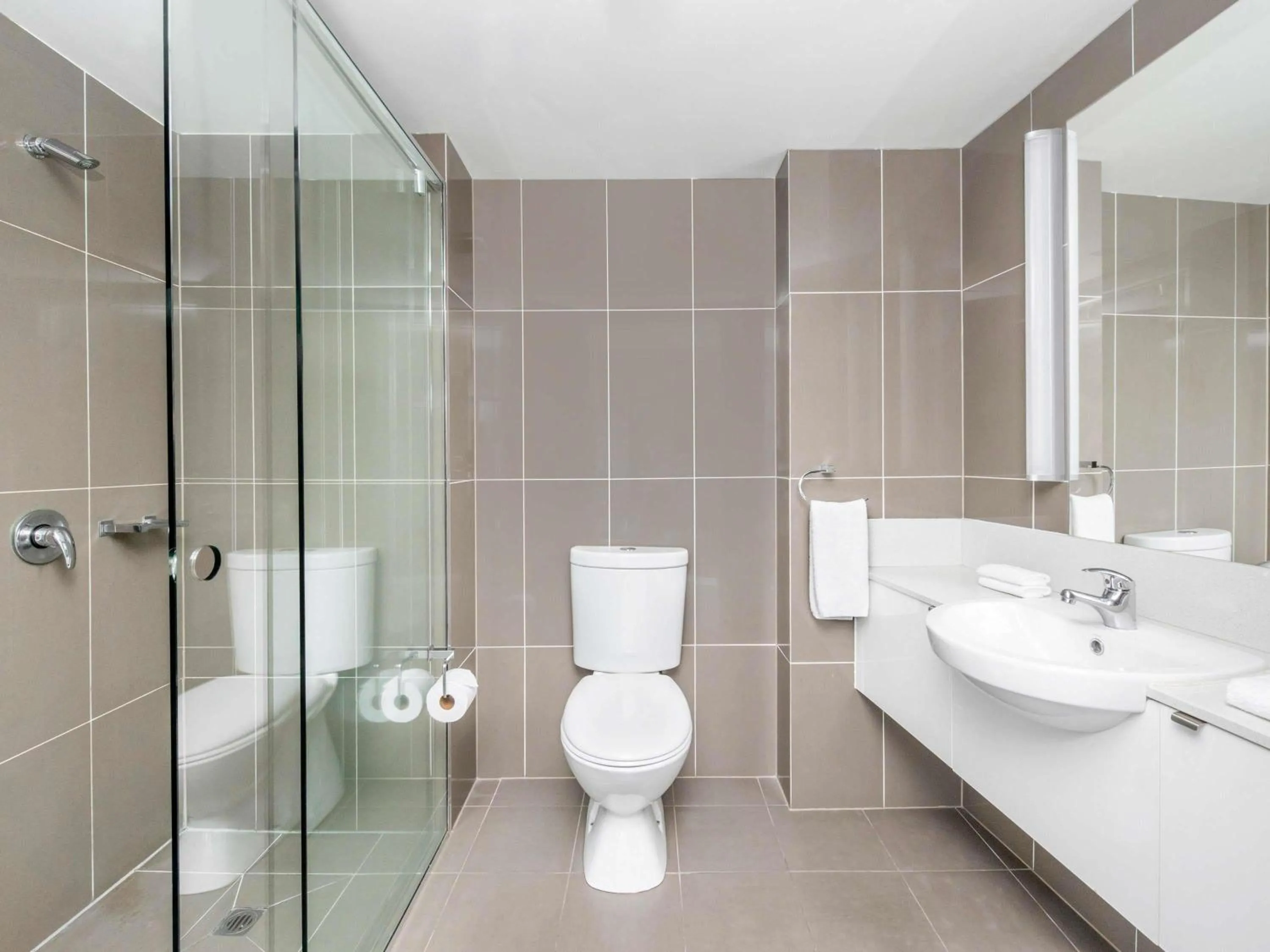 Bedroom in Mantra Collins Hotel