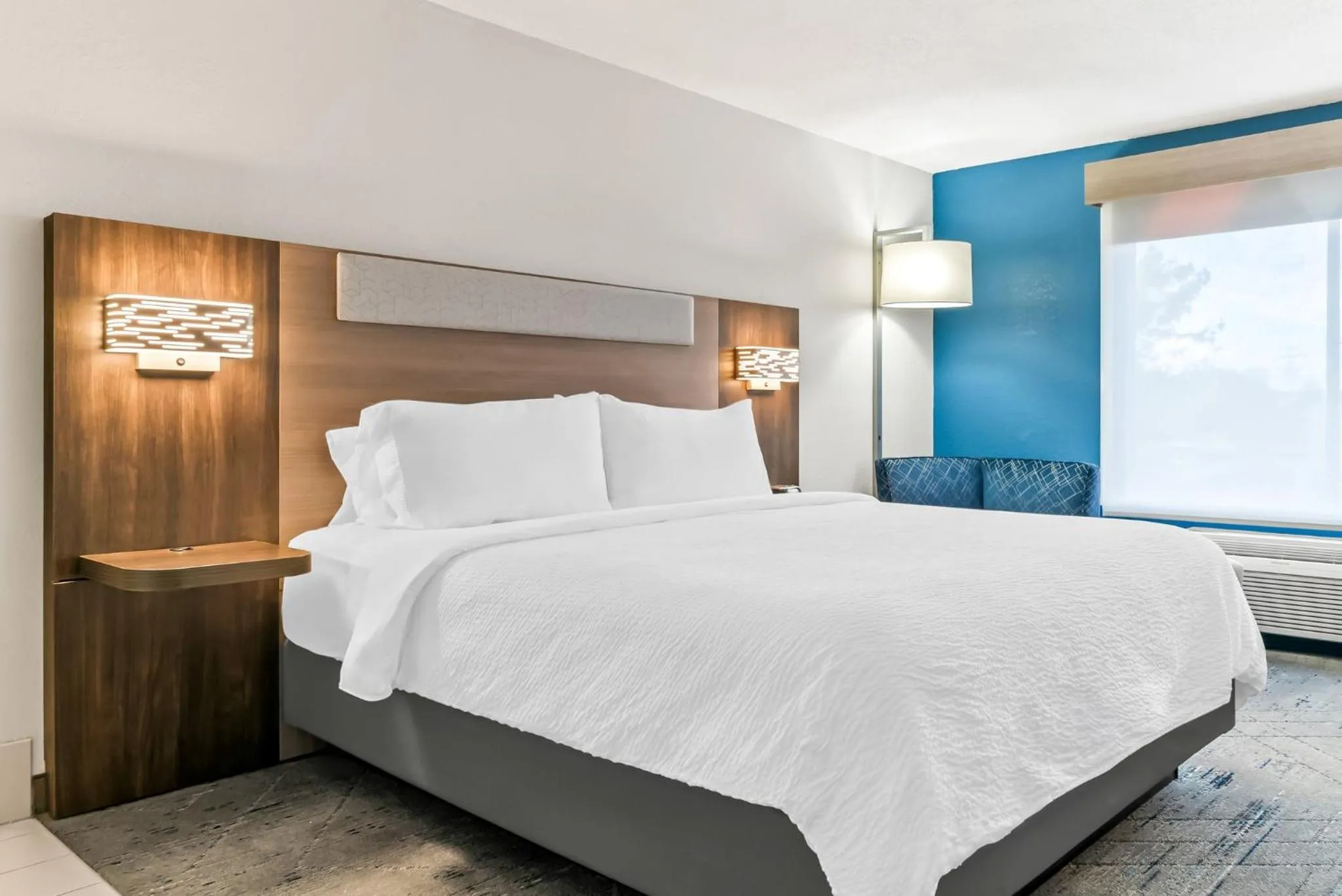 Photo of the whole room, Bed in Holiday Inn Express Lapeer by IHG