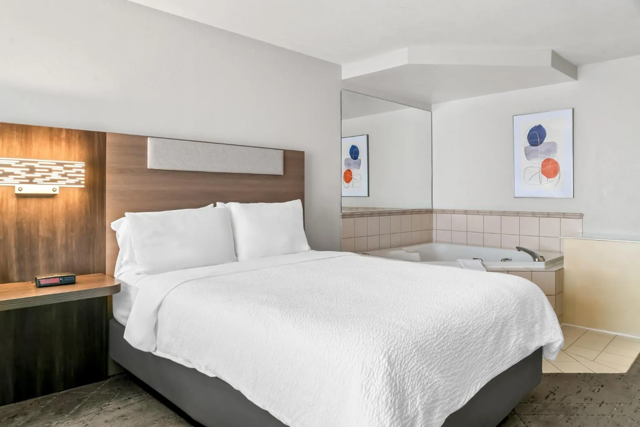 Photo of the whole room, Bed in Holiday Inn Express Lapeer by IHG