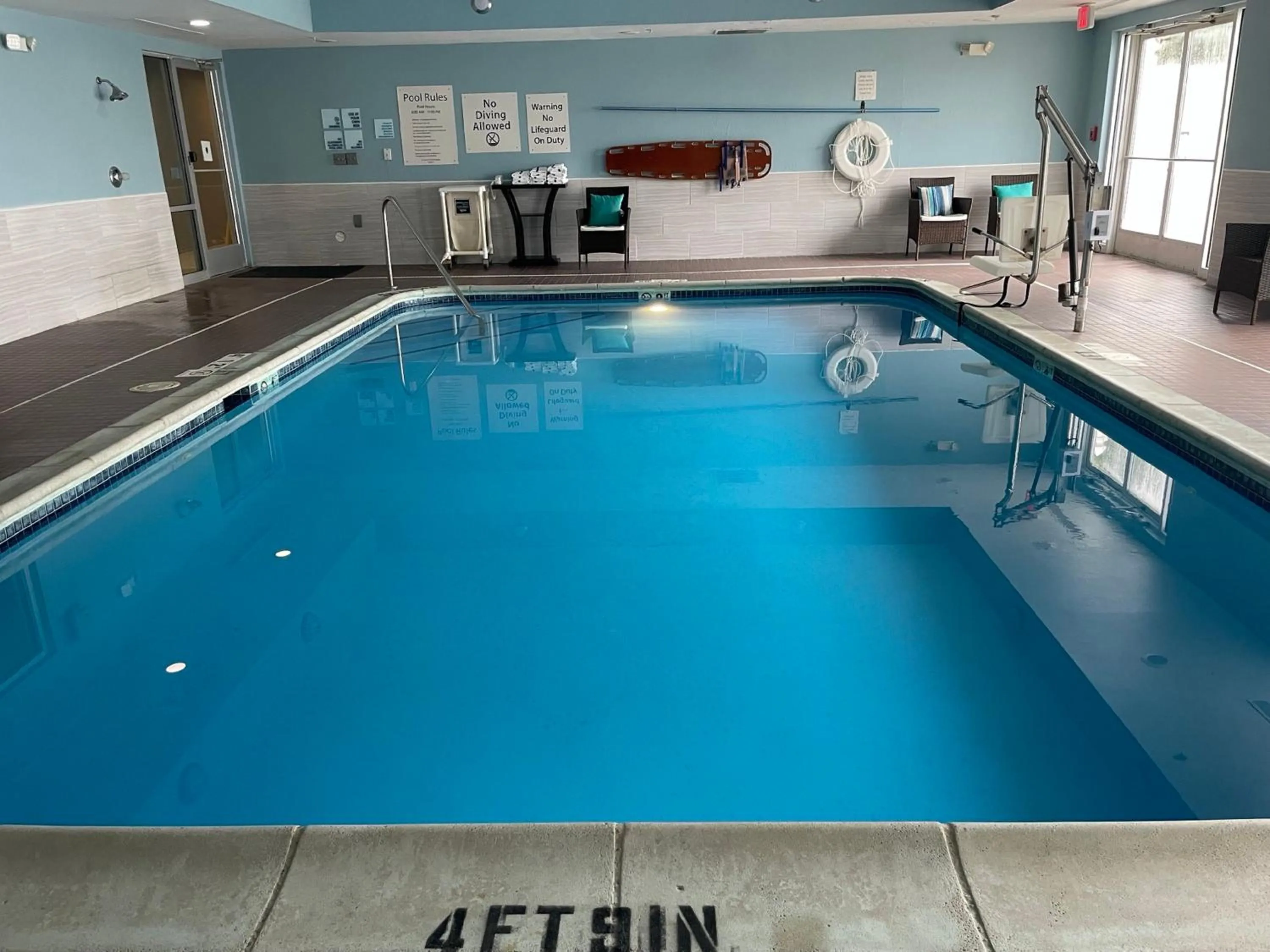 Swimming pool in Holiday Inn Express Lapeer by IHG