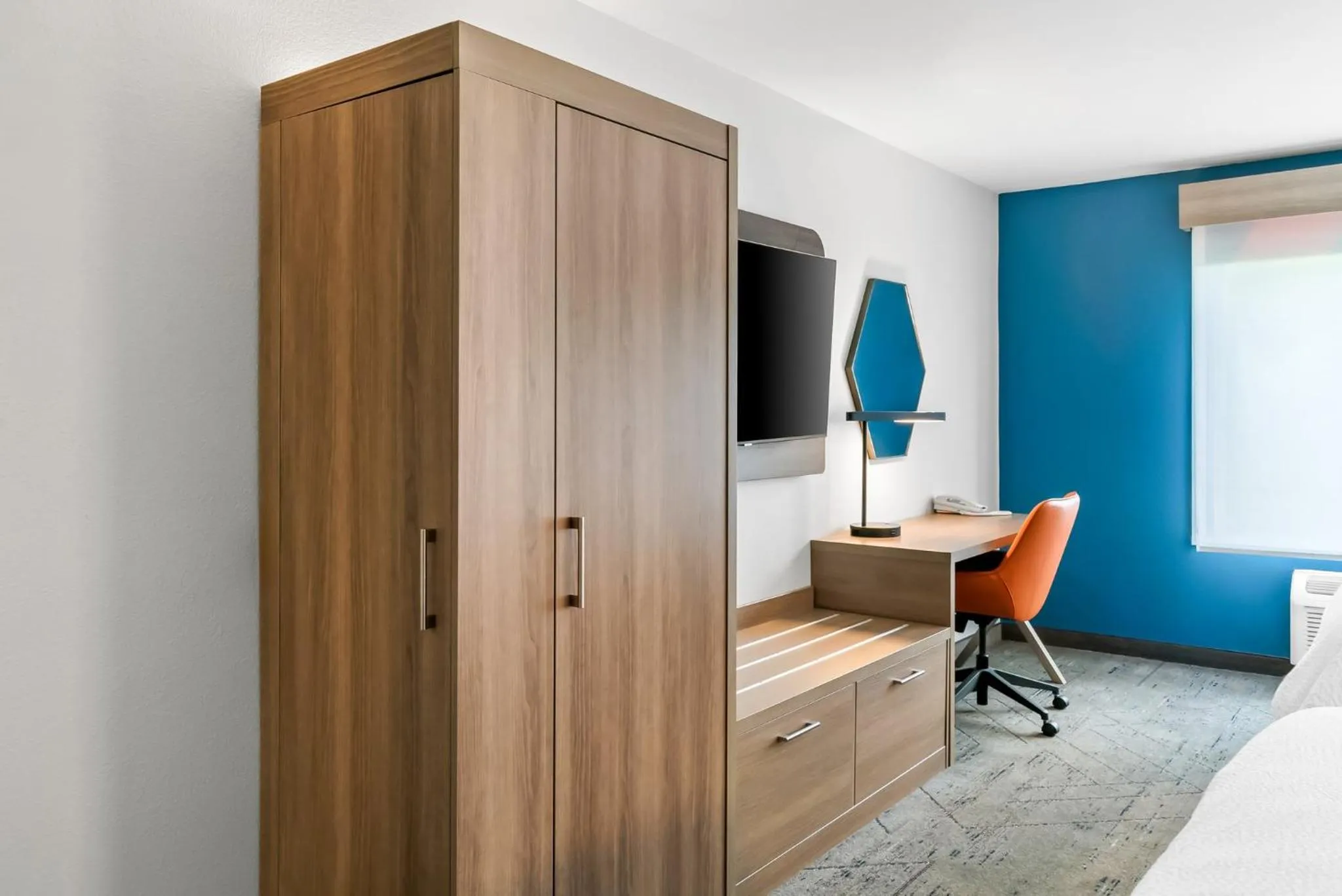 Photo of the whole room, Bed in Holiday Inn Express Lapeer by IHG