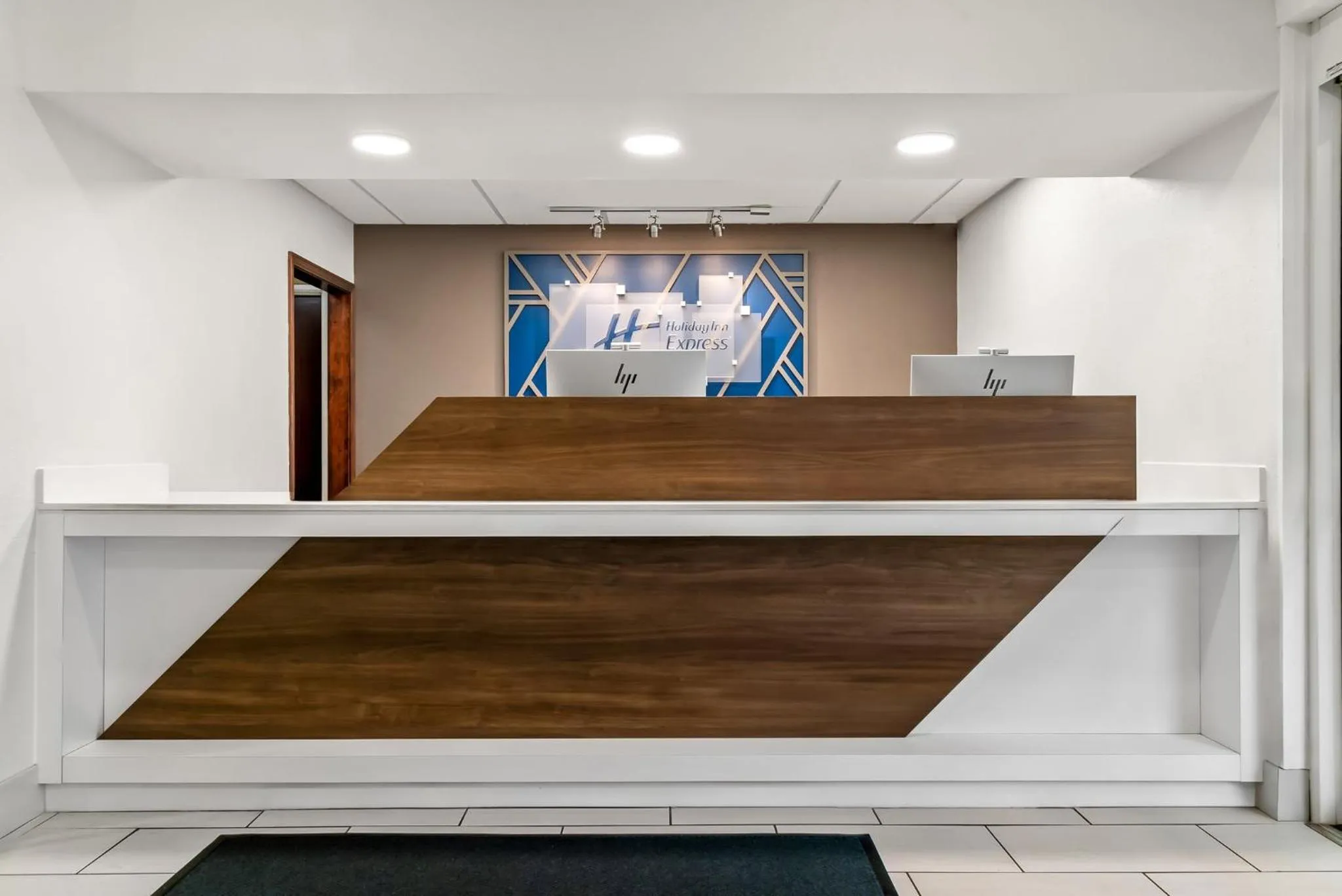 Property building in Holiday Inn Express Lapeer by IHG