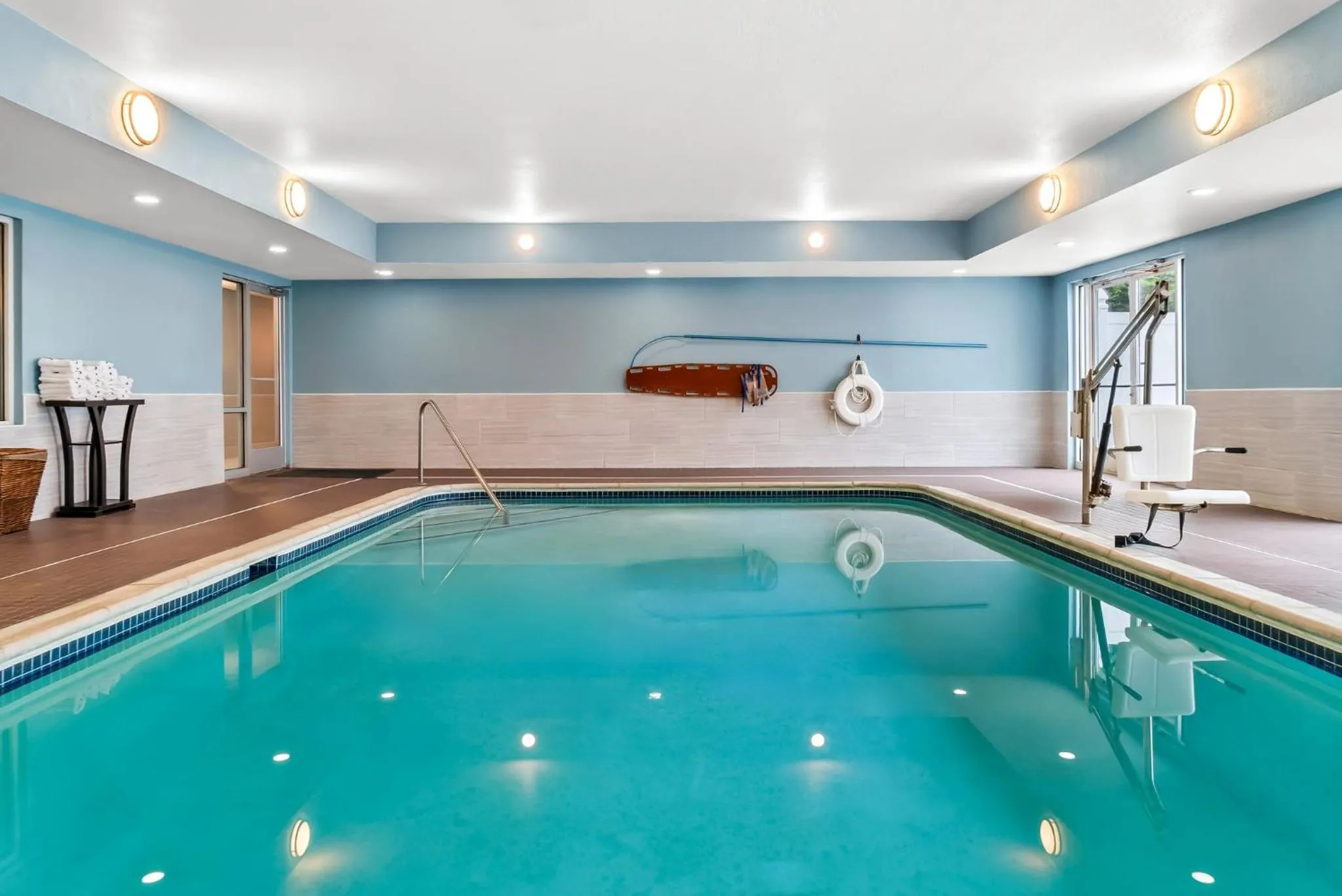 Swimming pool in Holiday Inn Express Lapeer by IHG