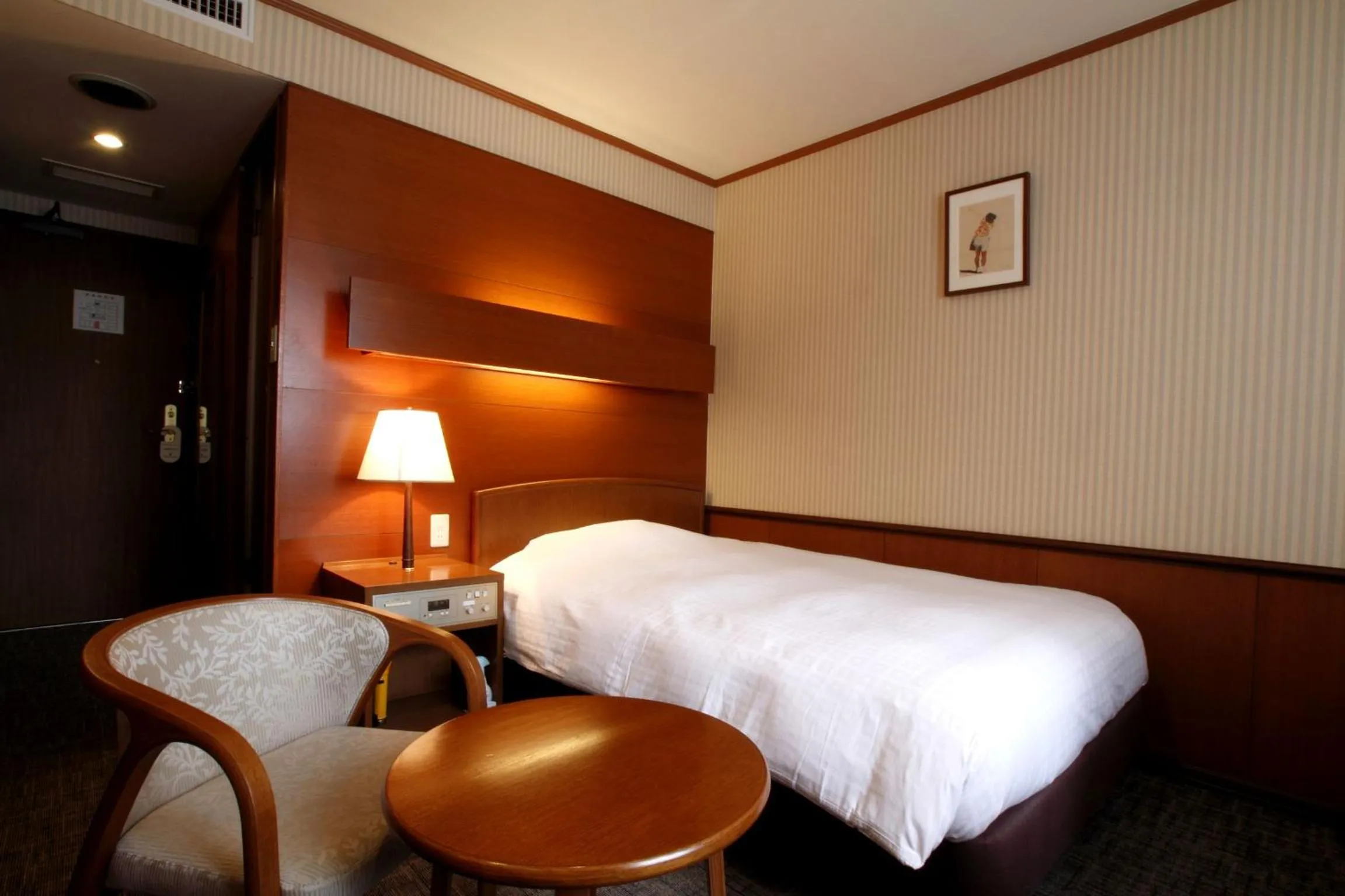 Photo of the whole room, Bed in Daiichi Inn Park