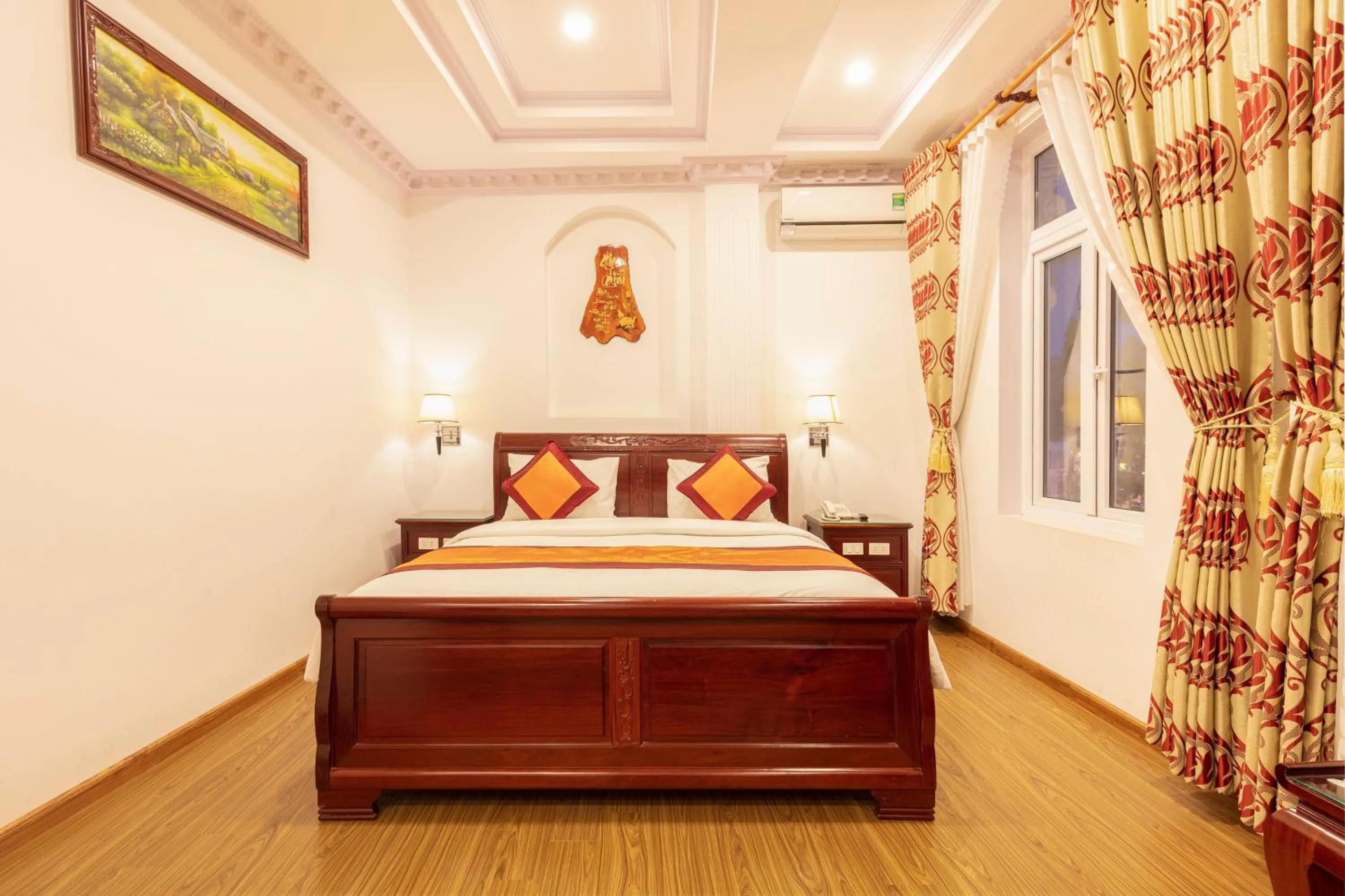 Bed in Dragon King 1 Hotel