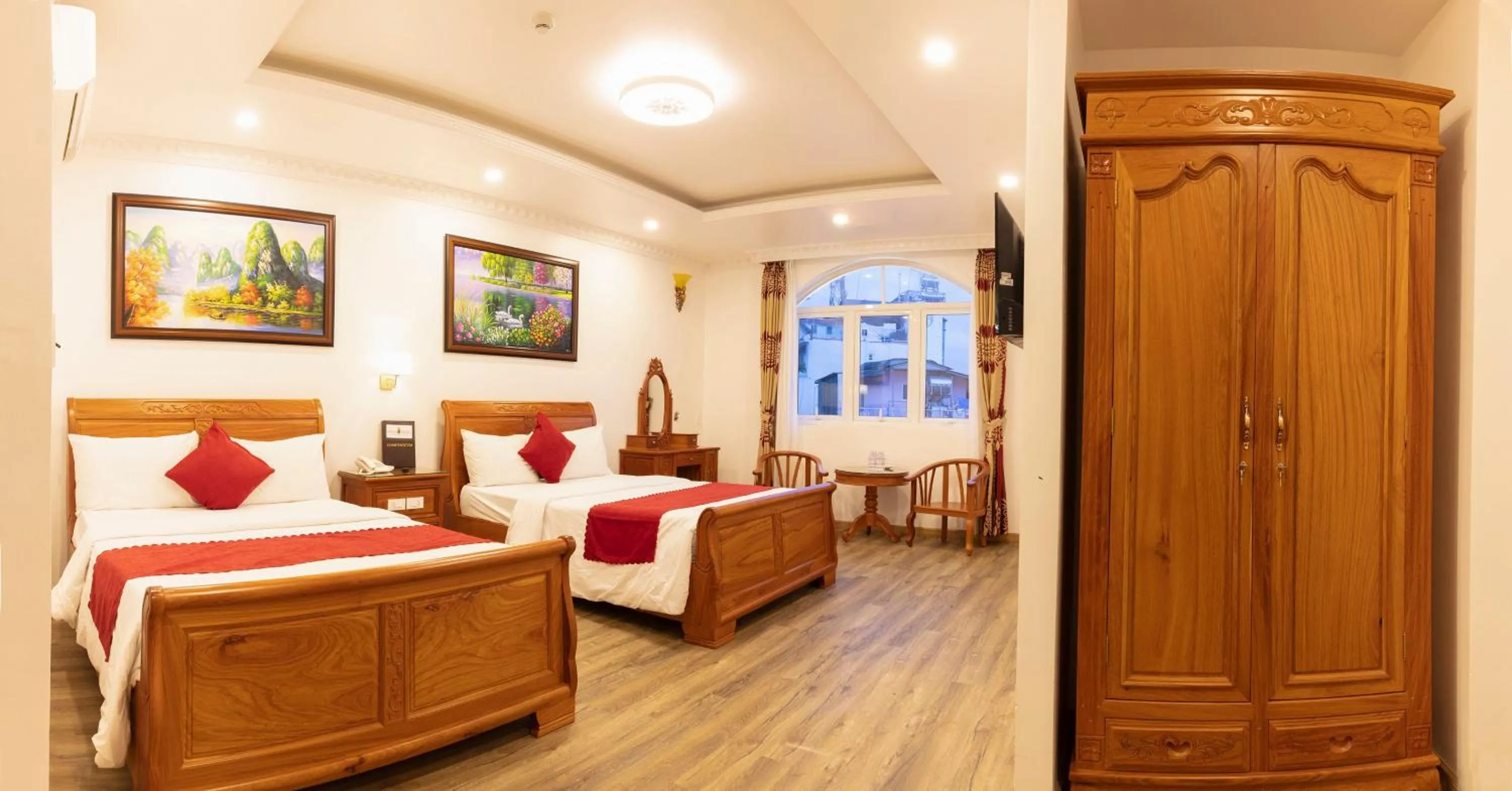 Photo of the whole room, Bed in Dragon King 1 Hotel