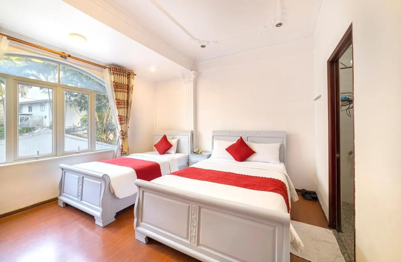 Bed in Dragon King 1 Hotel