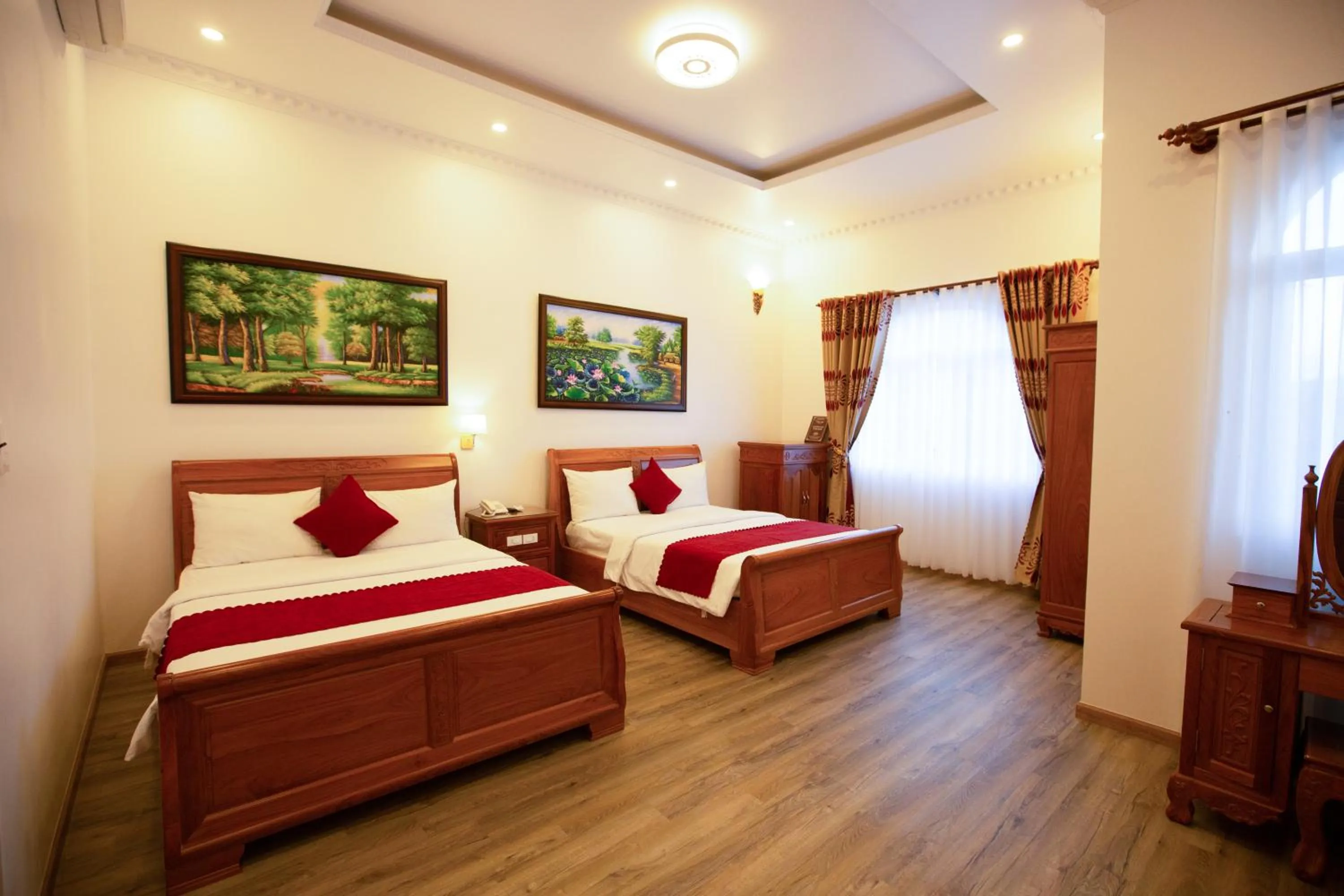 Bedroom, Bed in Dragon King 1 Hotel