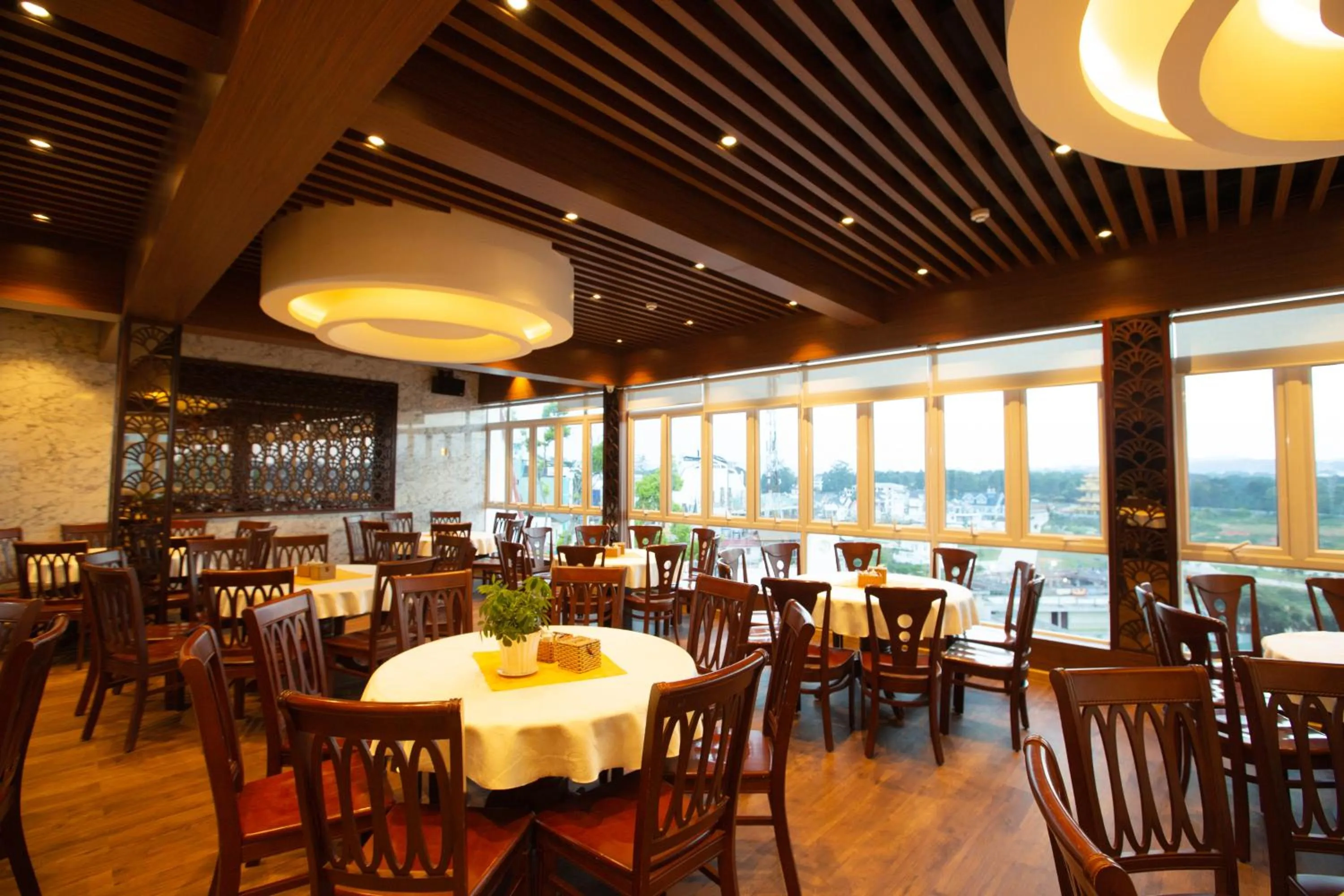 Restaurant/places to eat in Dragon King 1 Hotel