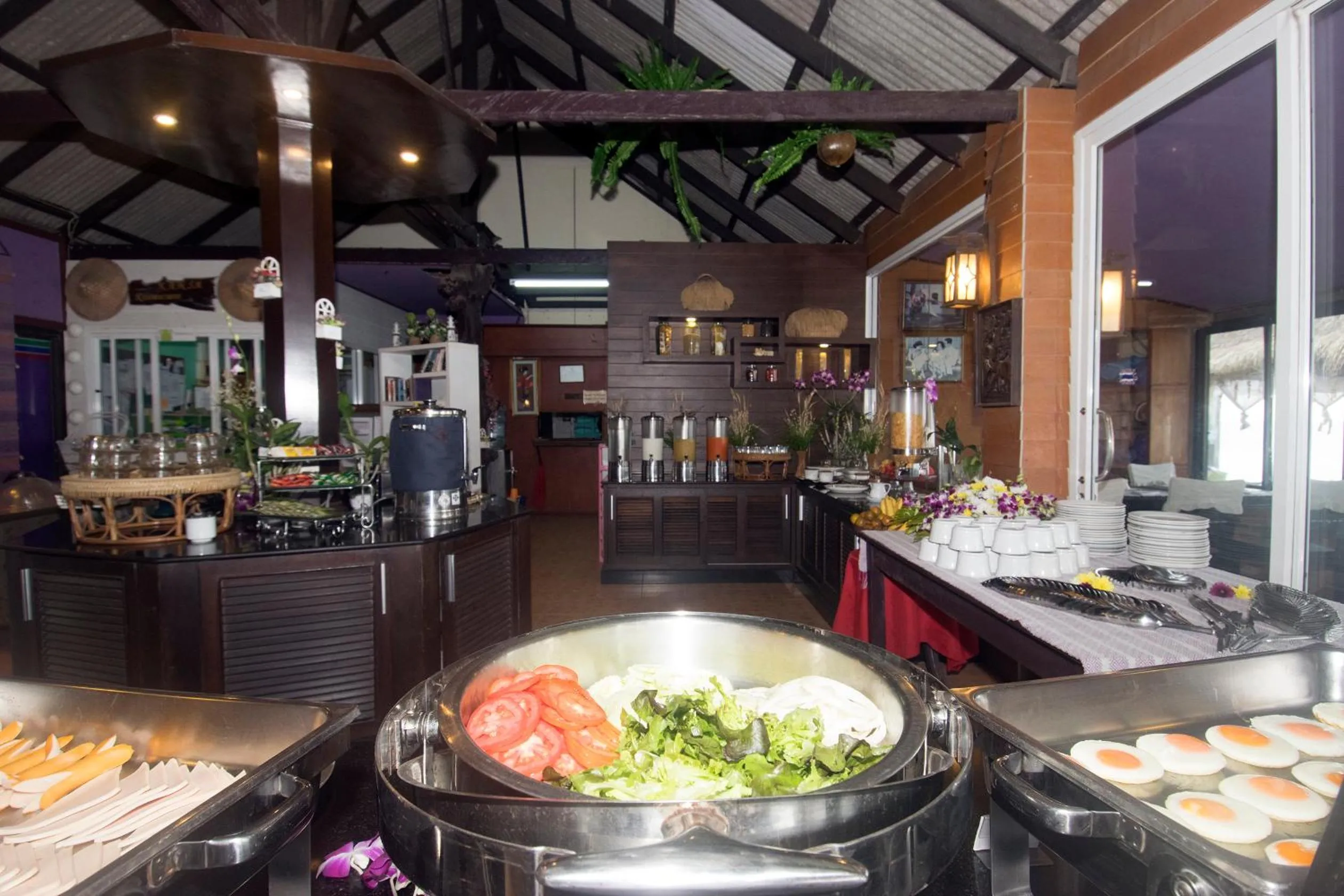 Food and drinks in Clean Beach Resort