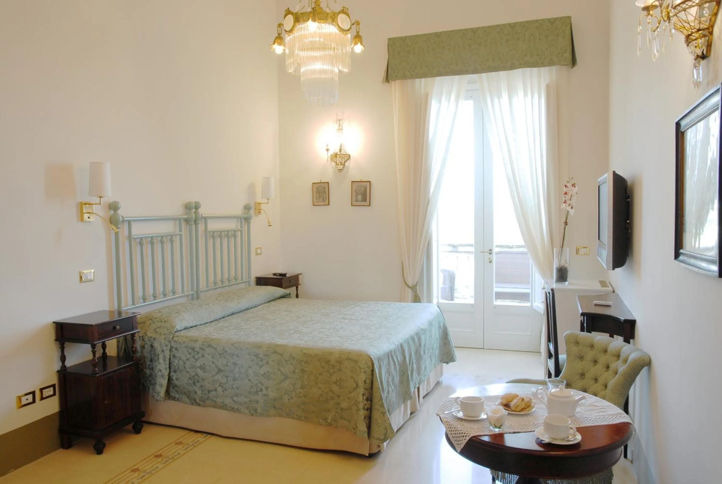 Photo of the whole room in Masseria Salamina