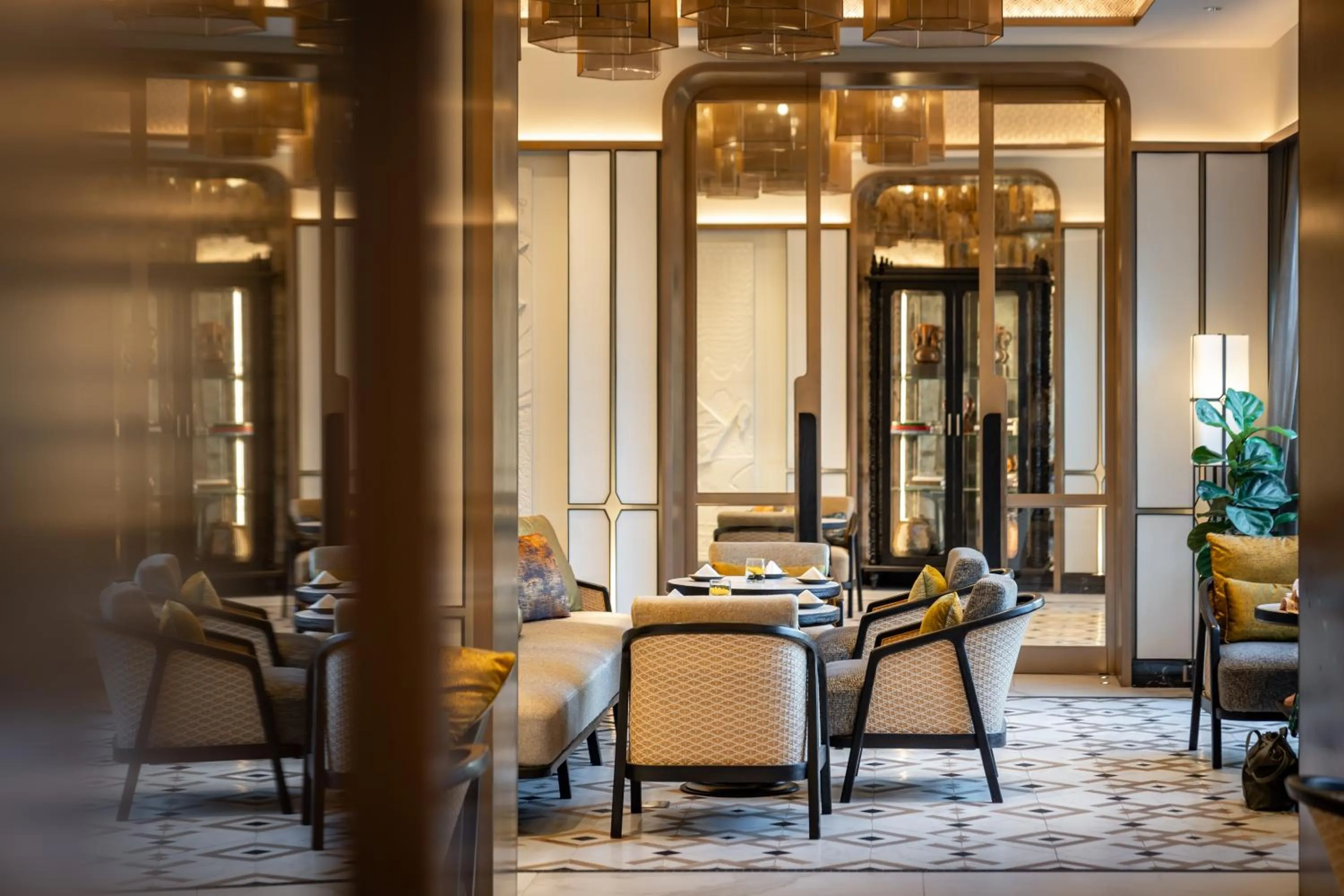 Lounge or bar in InterContinental Chiang Mai The Mae Ping by IHG