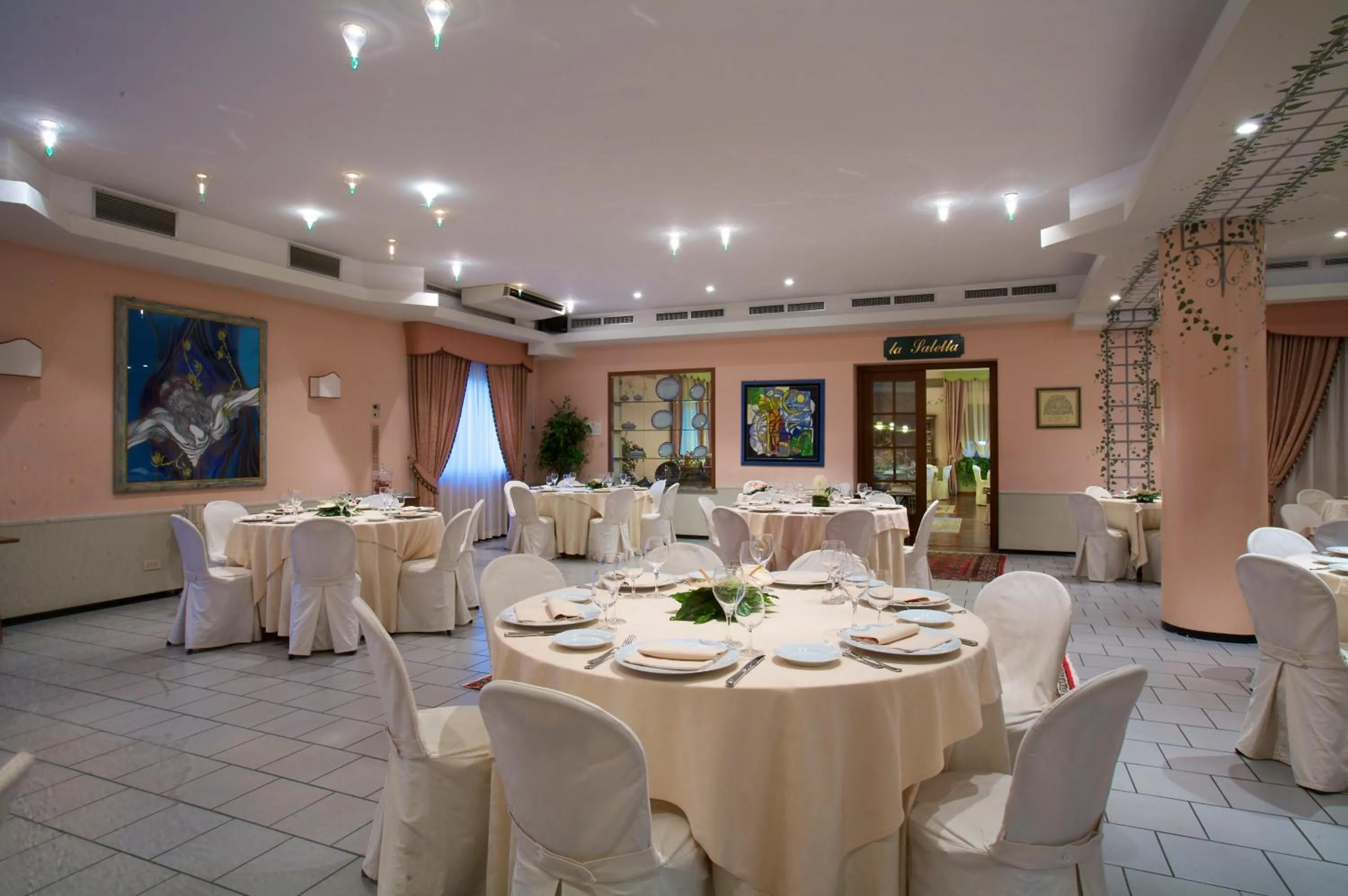 Restaurant/places to eat in Hotel Giardino