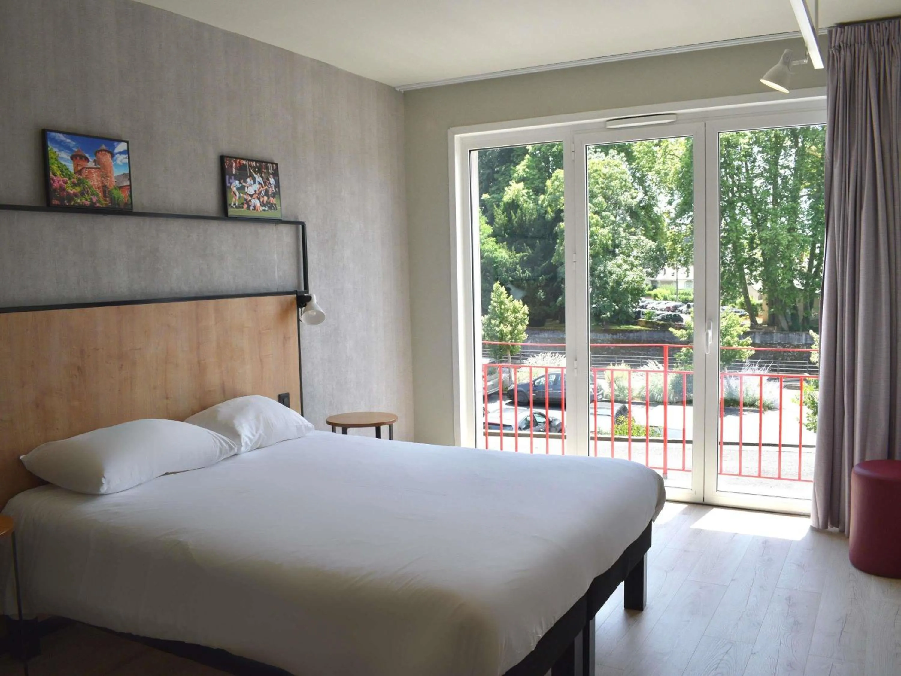 Bedroom, Bed in Ibis Brive Centre
