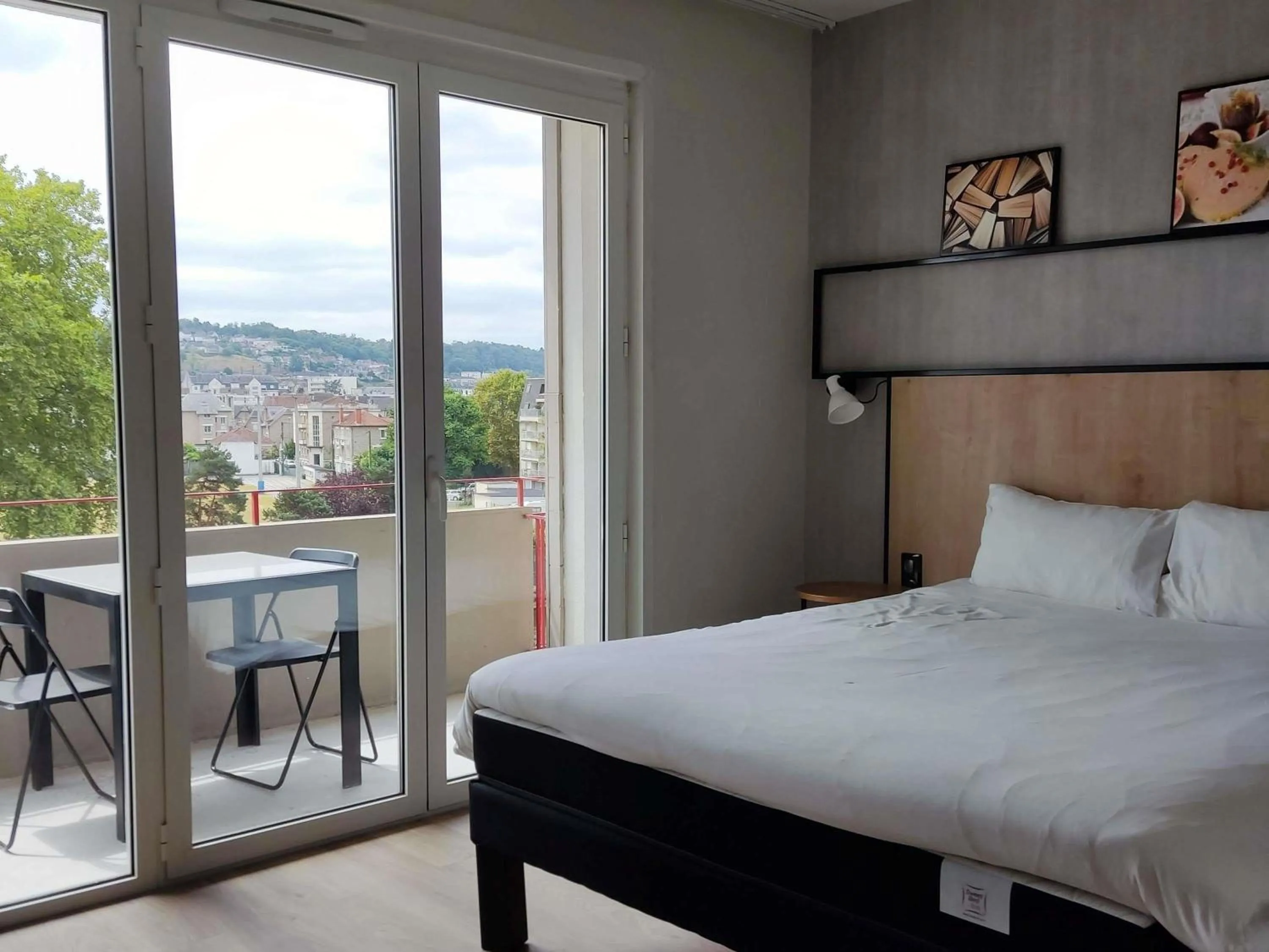 Bedroom, Bed in Ibis Brive Centre