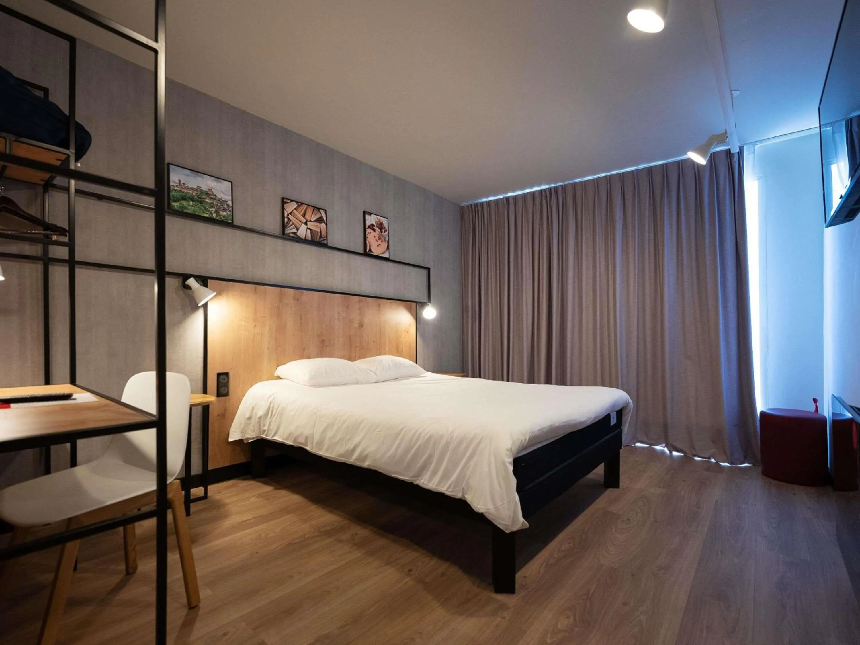 Bedroom, Bed in Ibis Brive Centre