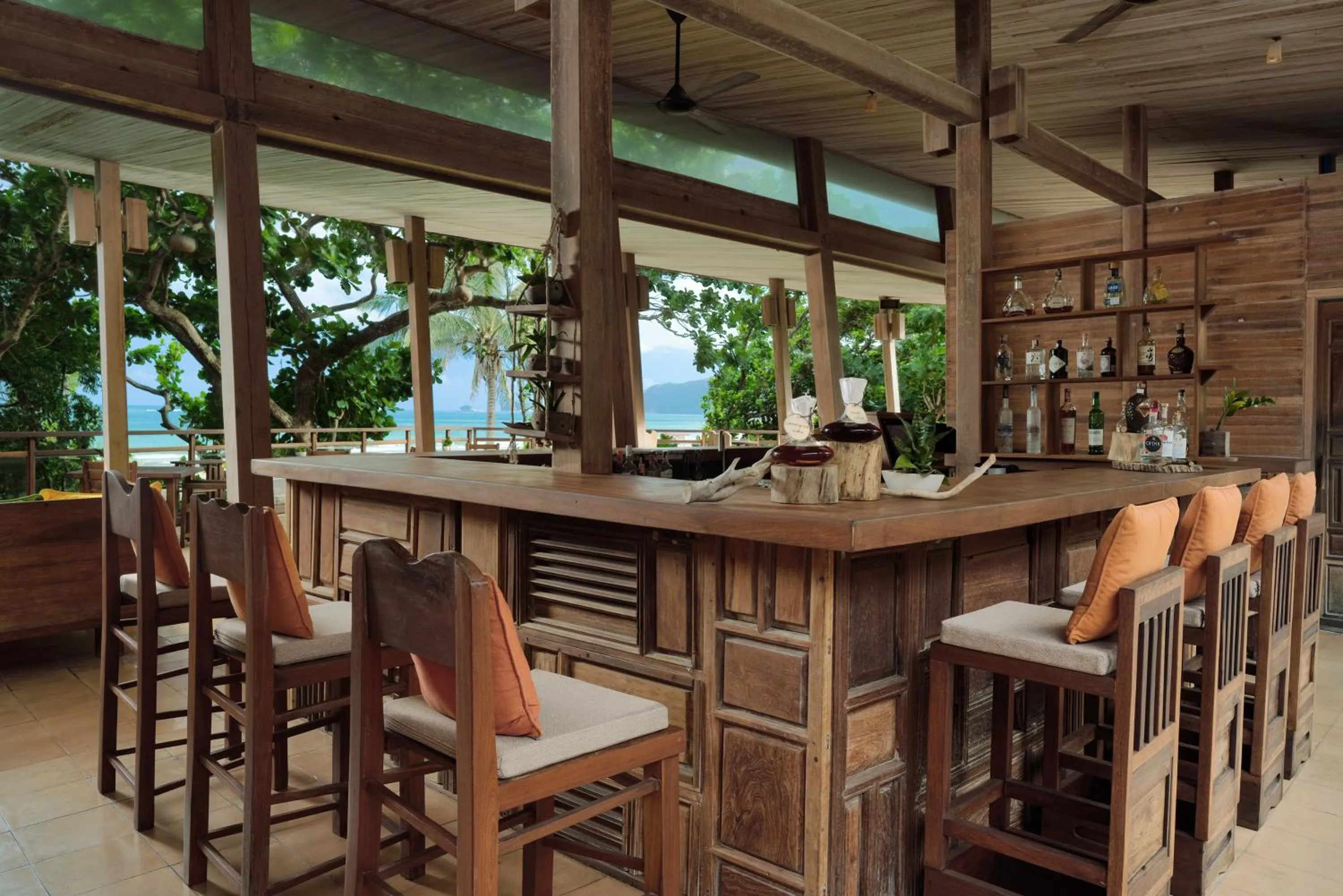 Lounge or bar in Six Senses Con Dao - Turtle Island Paradise