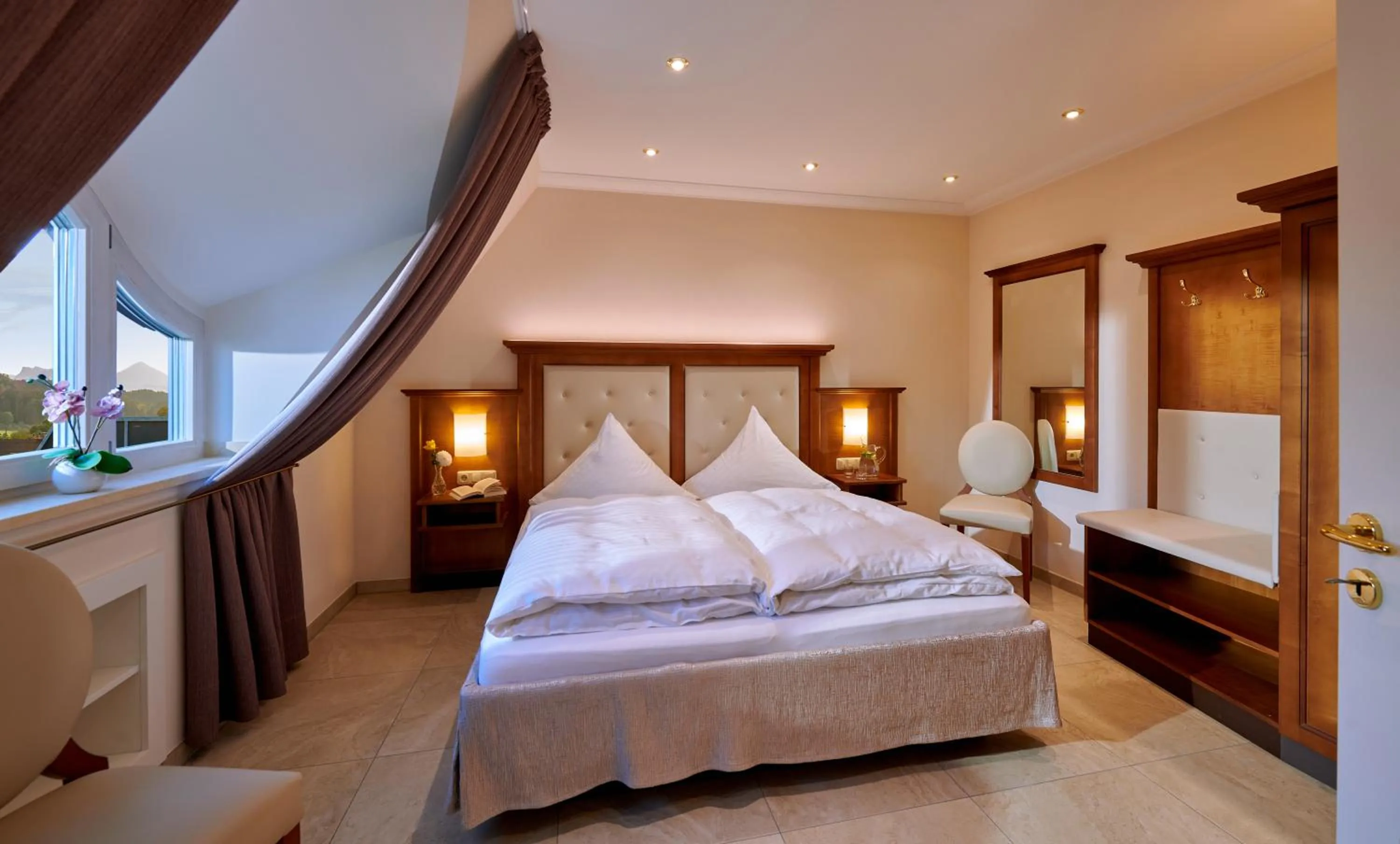 Bedroom, Bed in Ferienwohnungen im Bonnschloessl