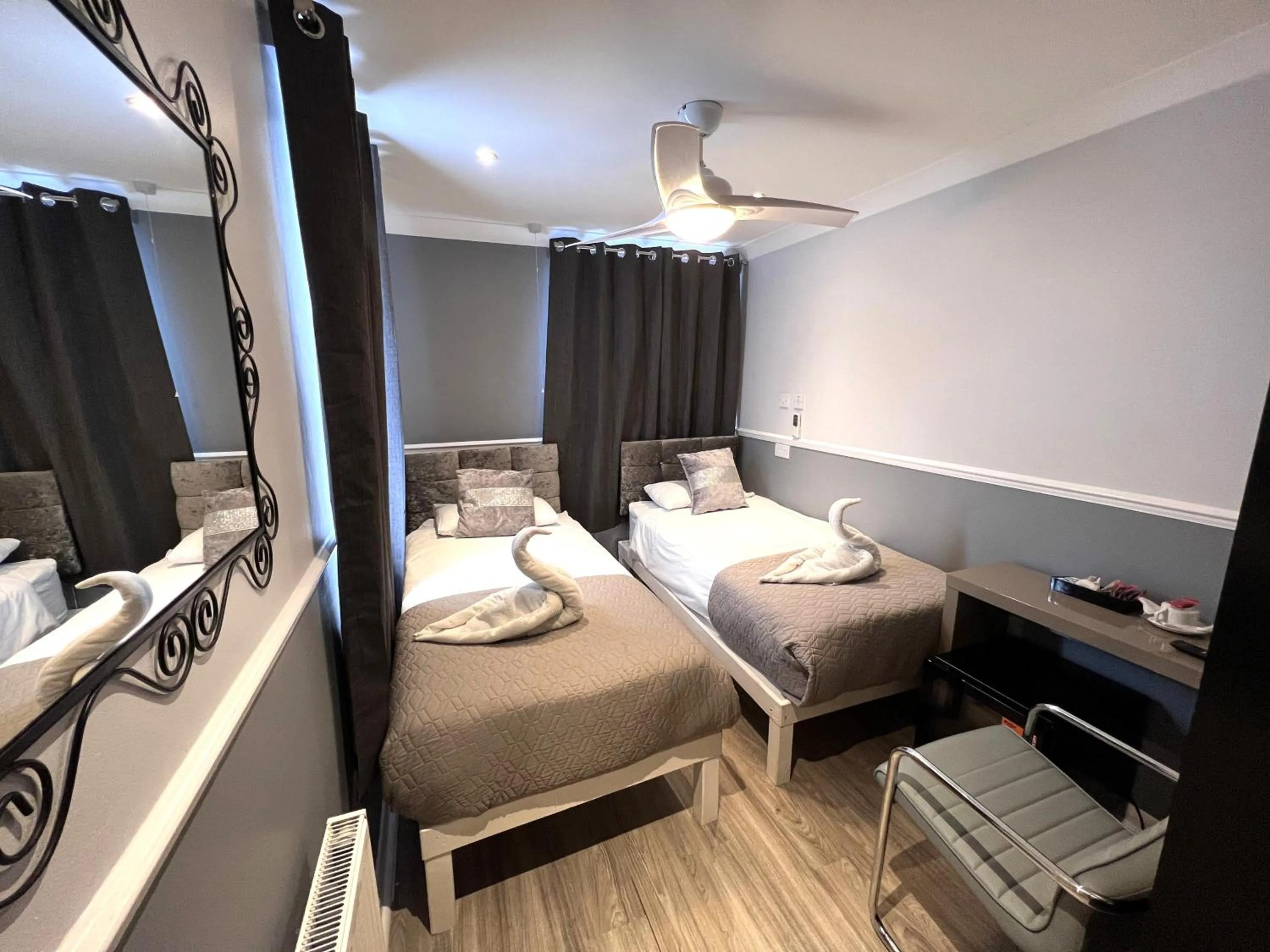 Bed in The Commongate Hotels