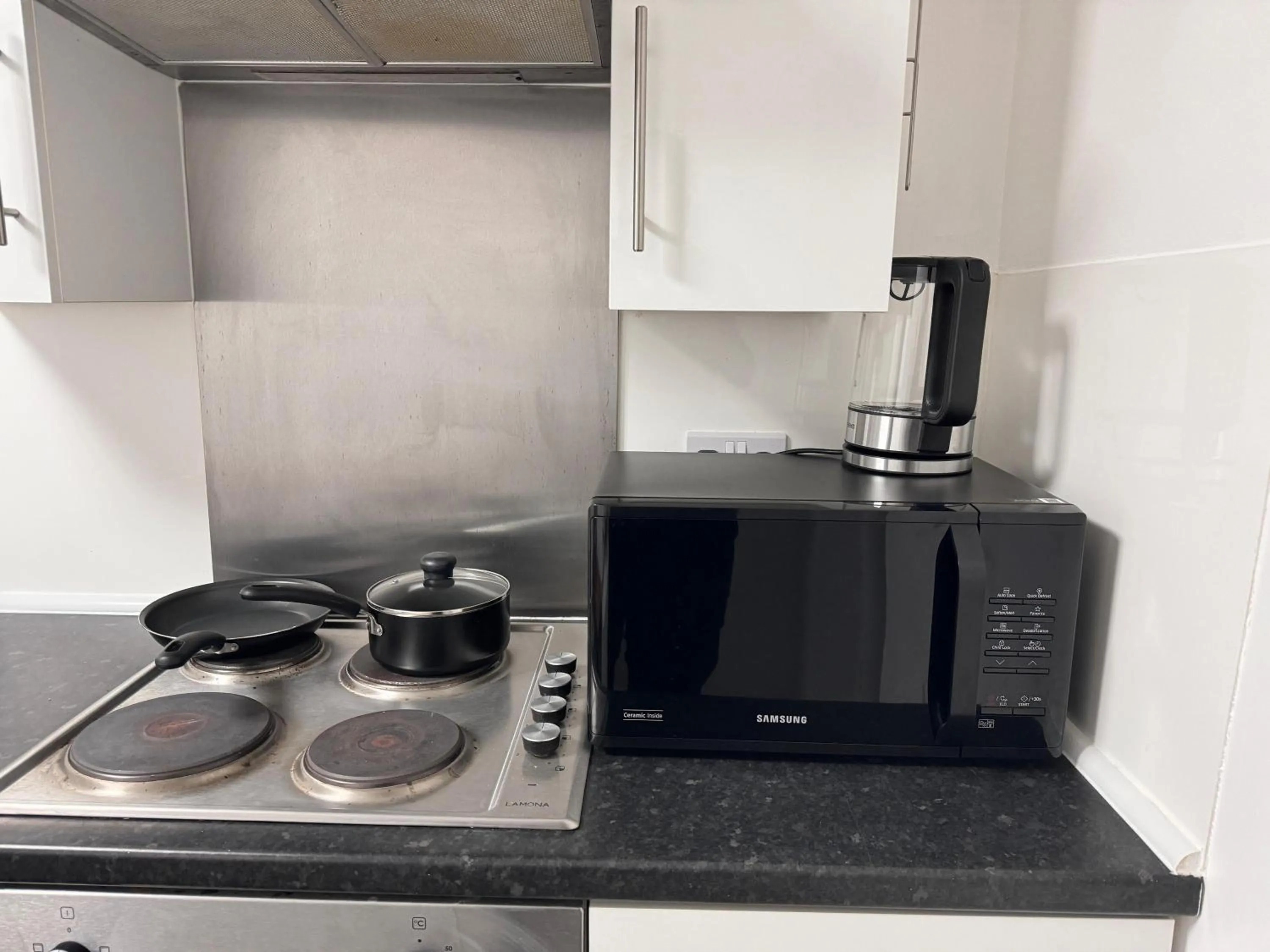 Kitchen or kitchenette in The Commongate Hotels