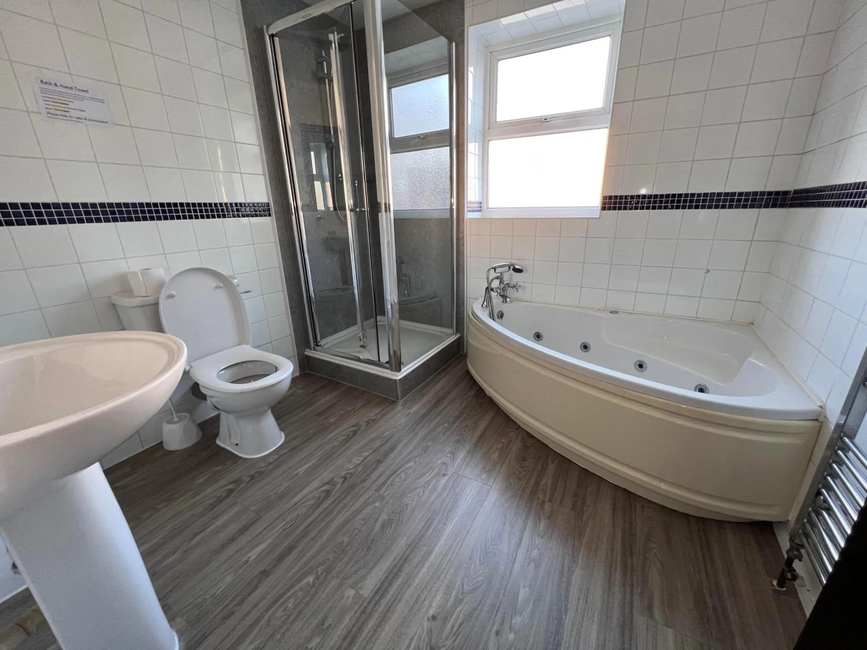 Shower in The Commongate Hotels