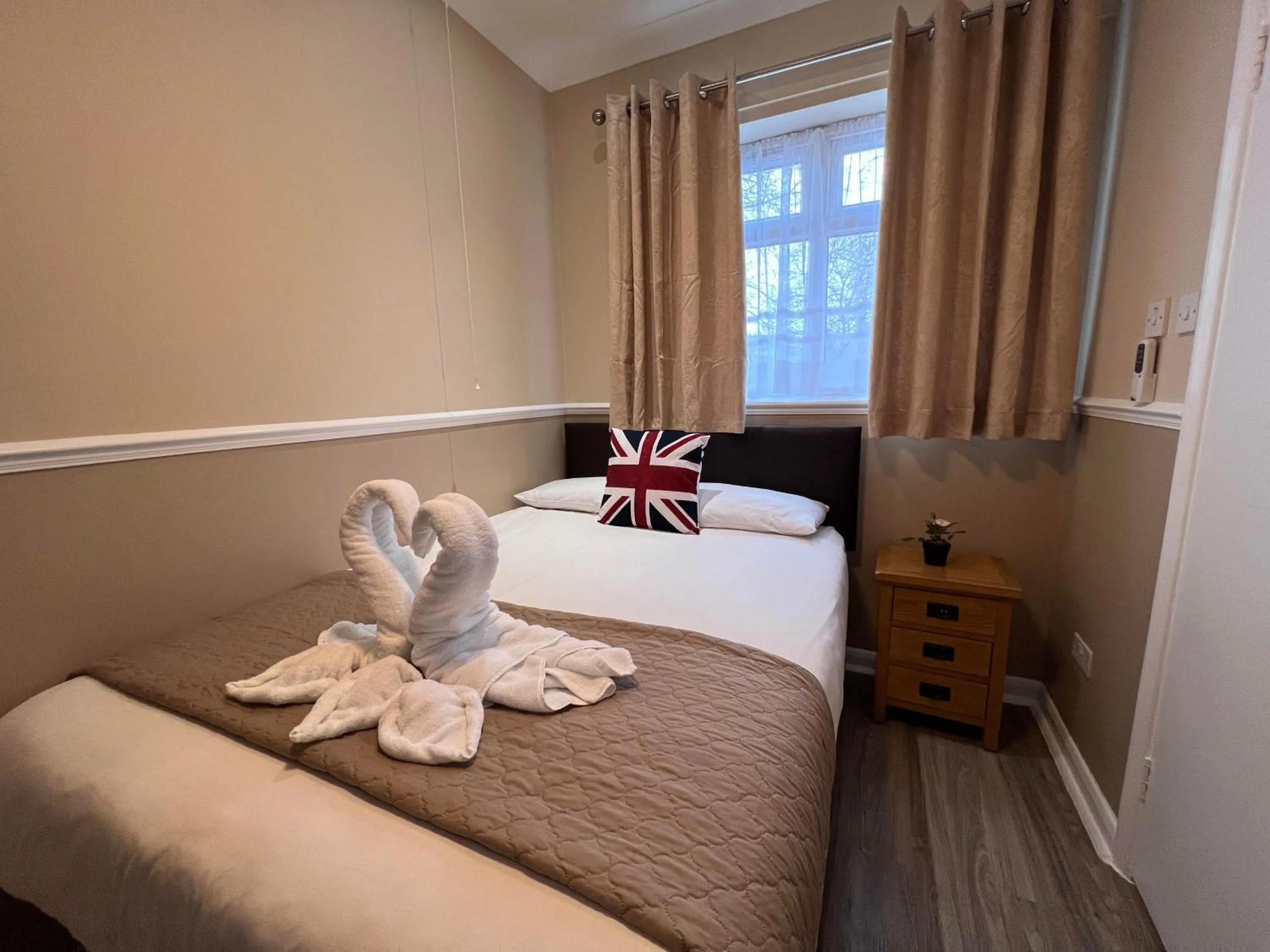 Bed in The Commongate Hotels