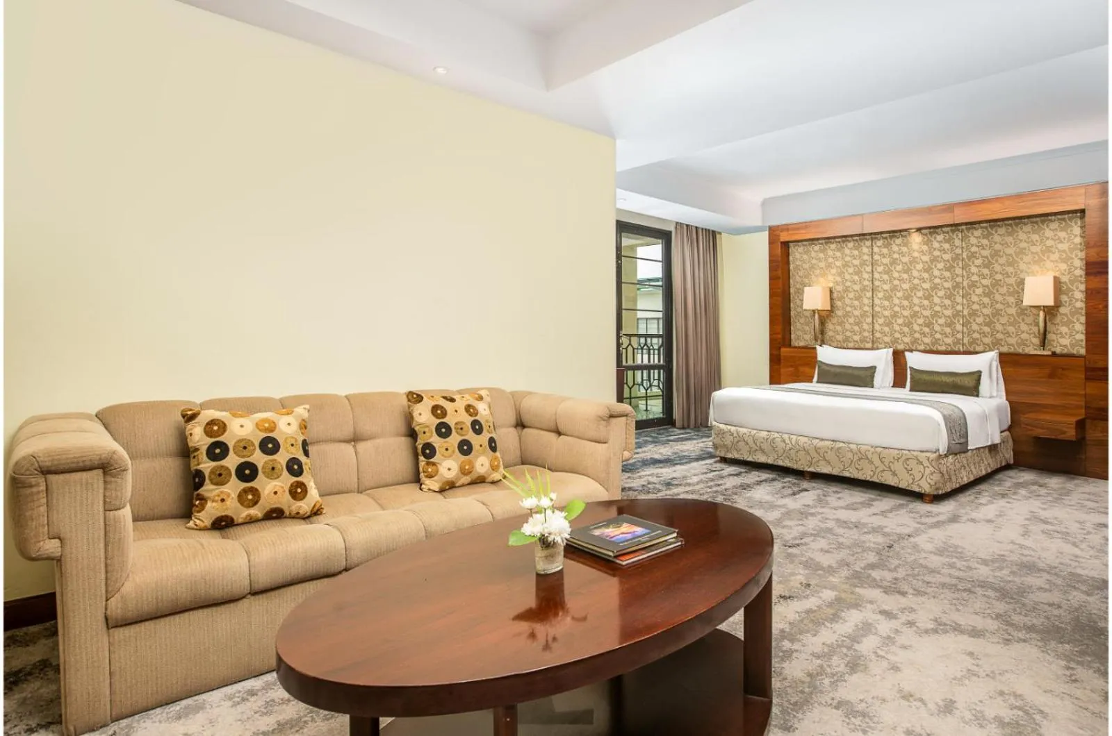 Living room, Bed in Aryaduta Medan