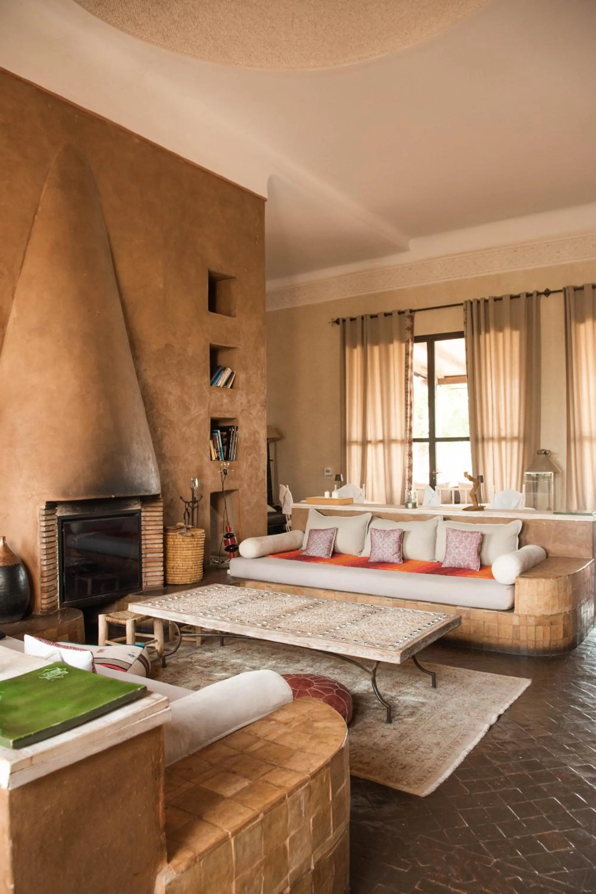 Restaurant/places to eat, Bed in Jnane Allia