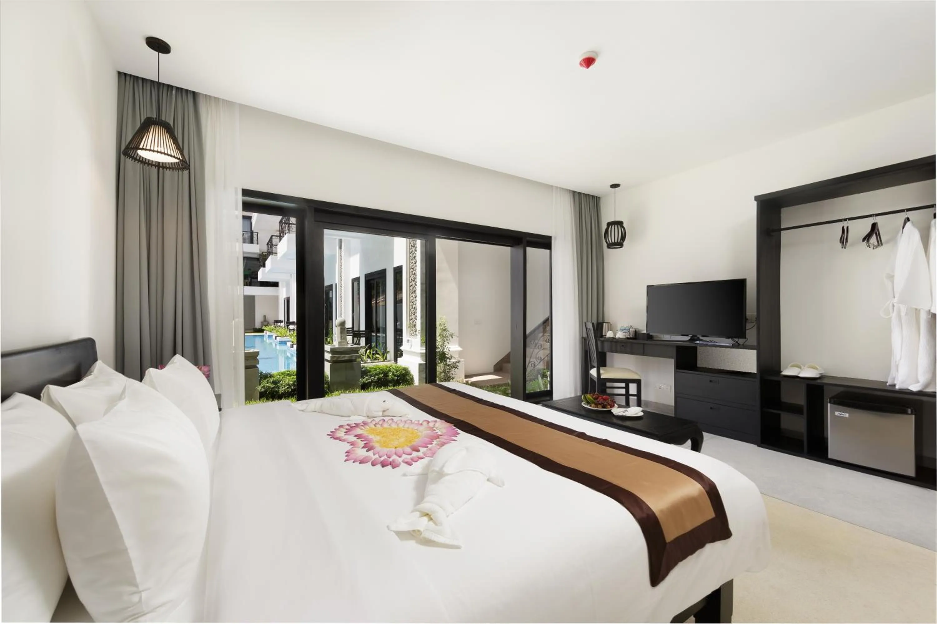 Photo of the whole room, Bed in Aroma Angkor Boutique Hotel