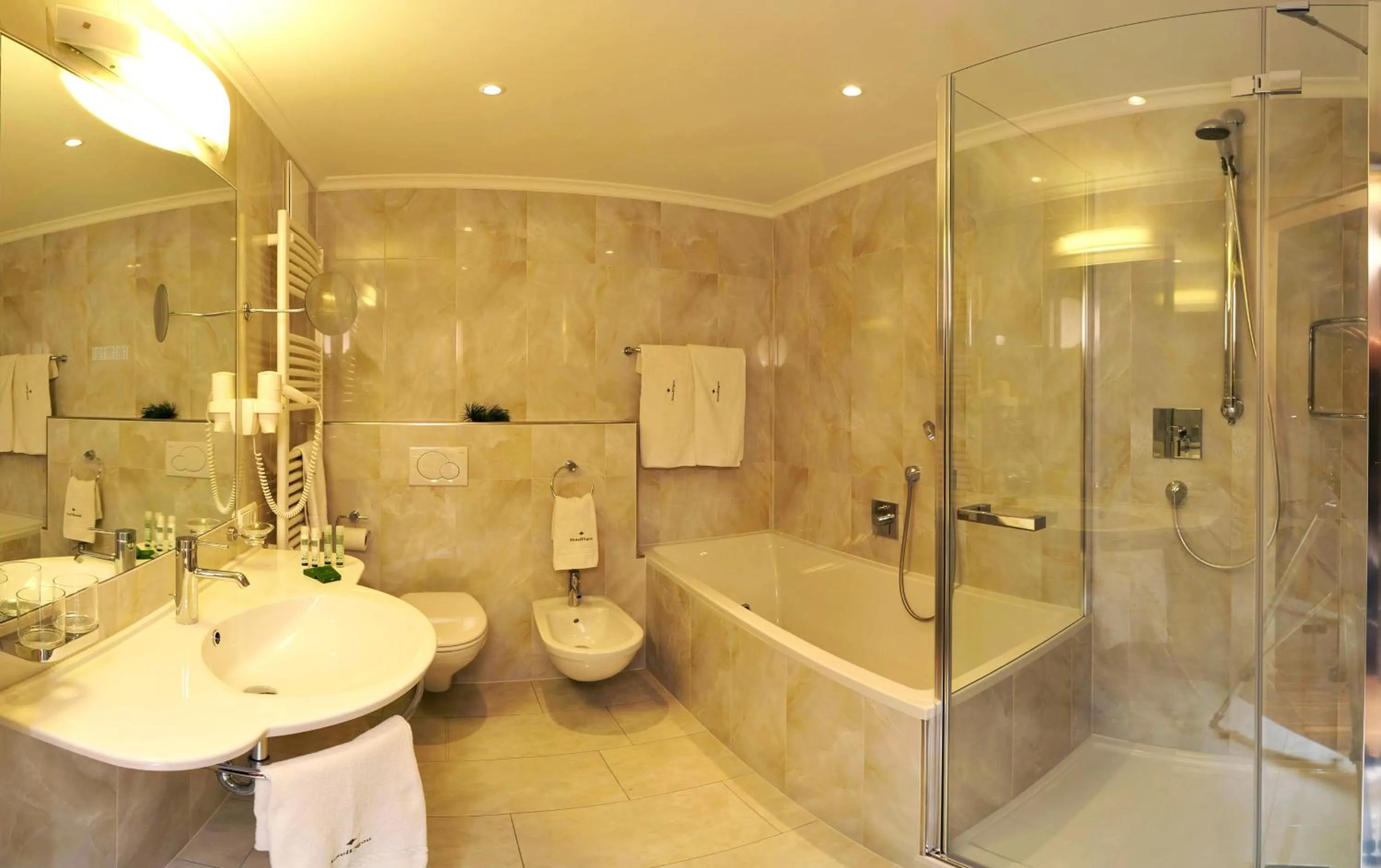 Bathroom in Hotel Digon