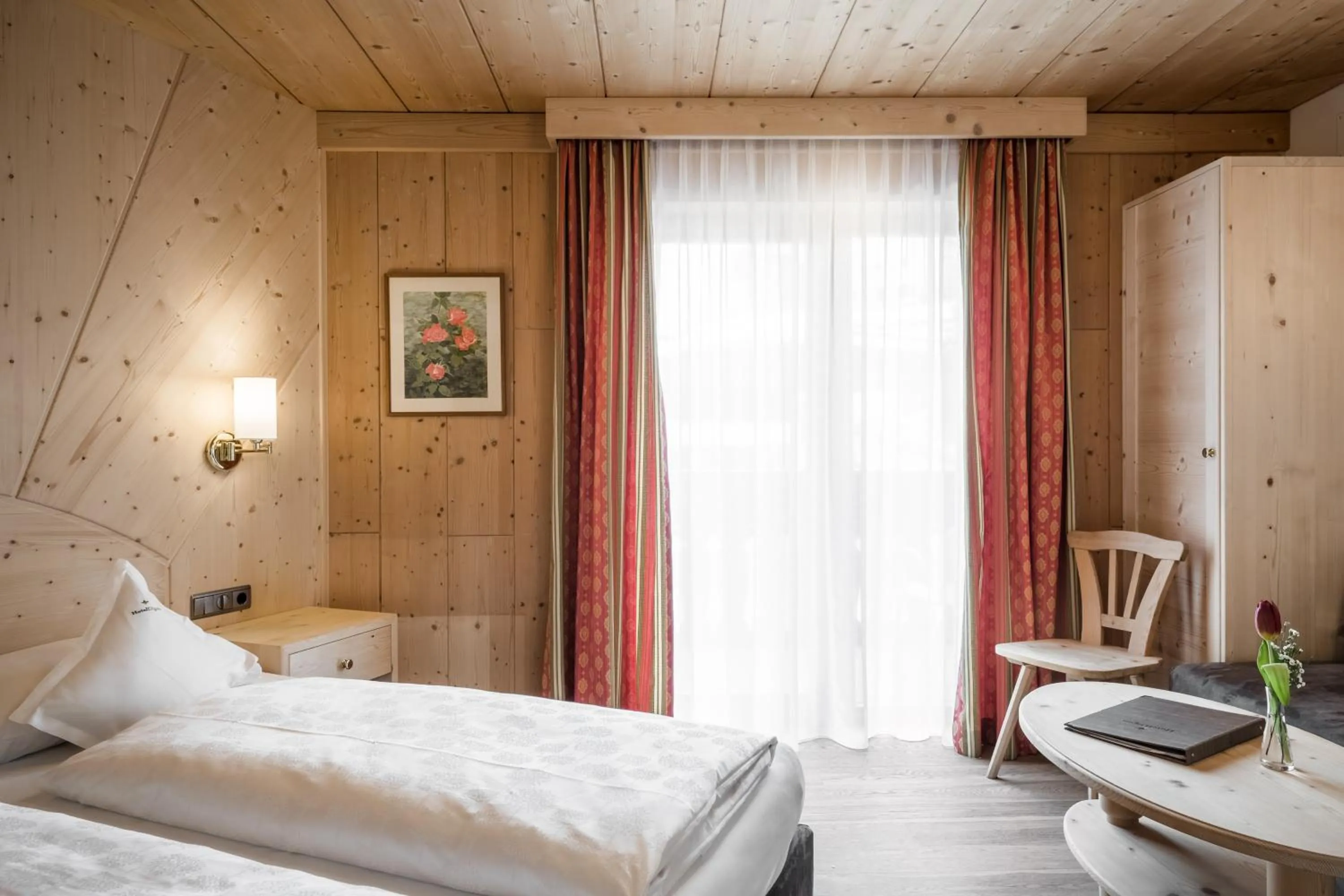 Bedroom, Bed in Hotel Digon