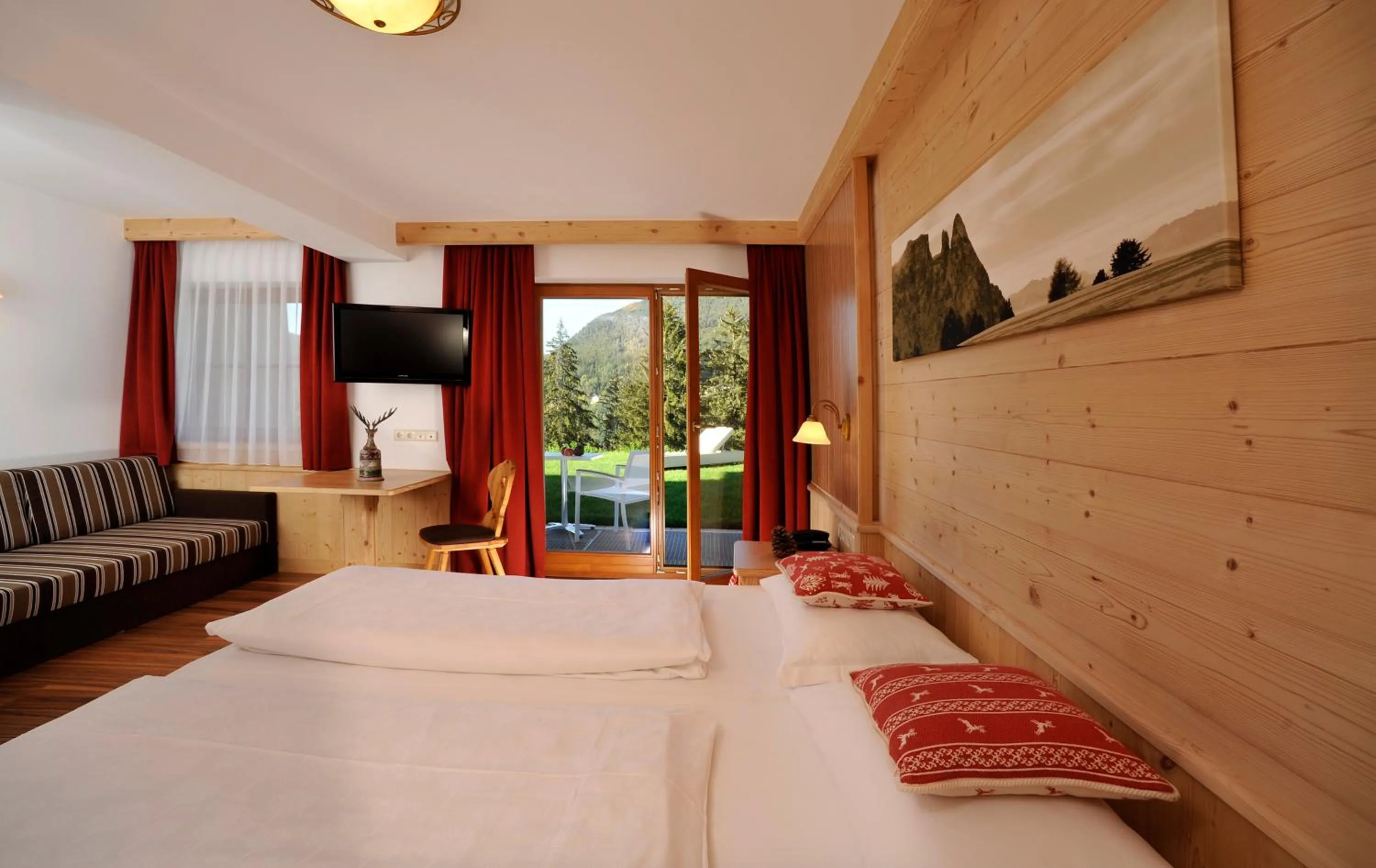 Bedroom, Bed in Hotel Digon