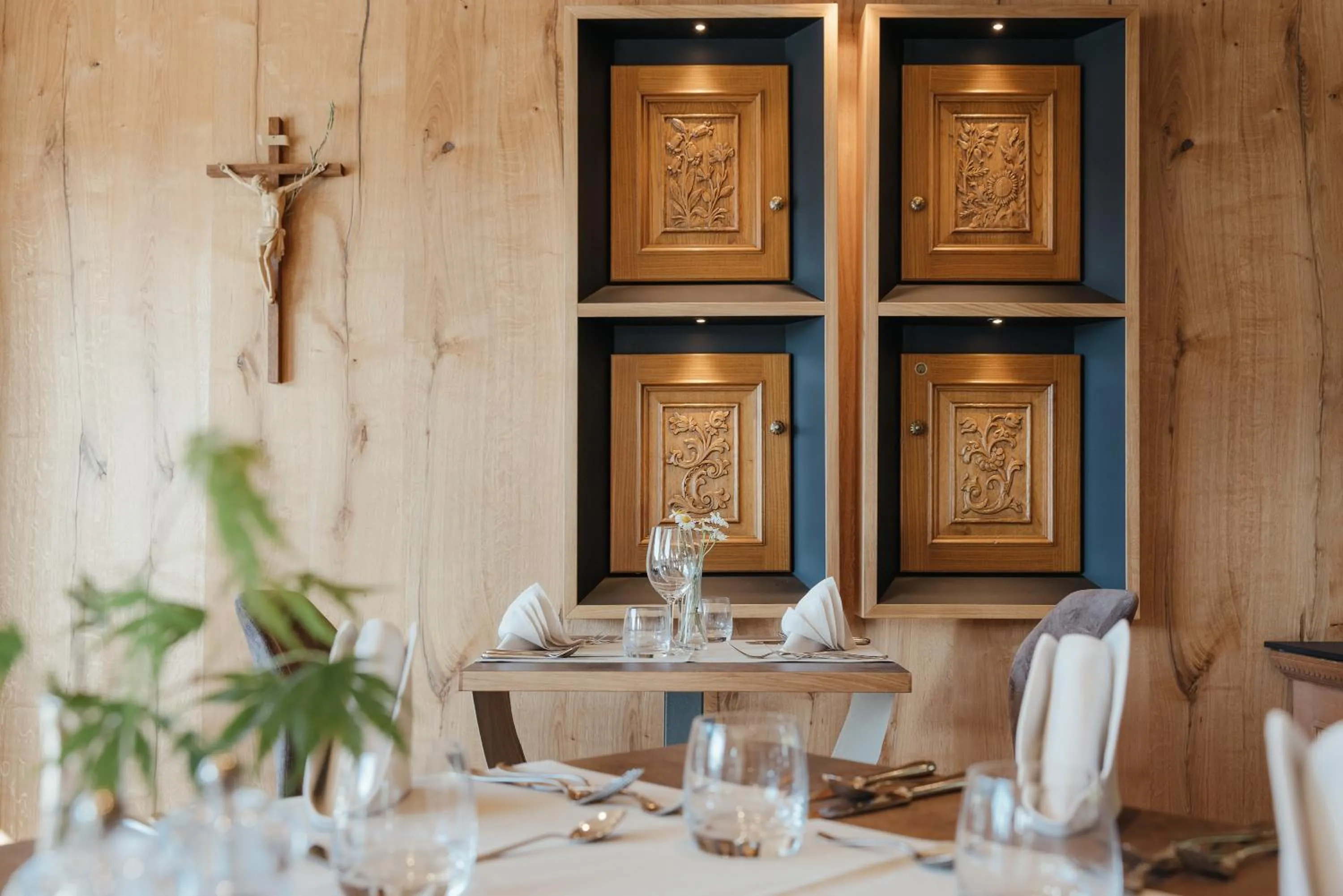 Restaurant/places to eat in Hotel Digon