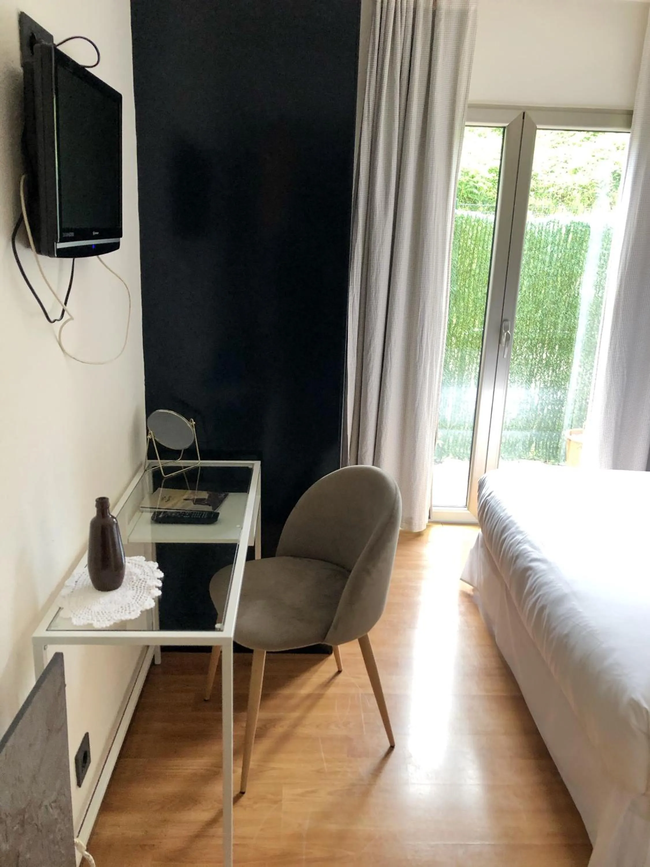 TV and multimedia, Bed in Hotel As Hortensias