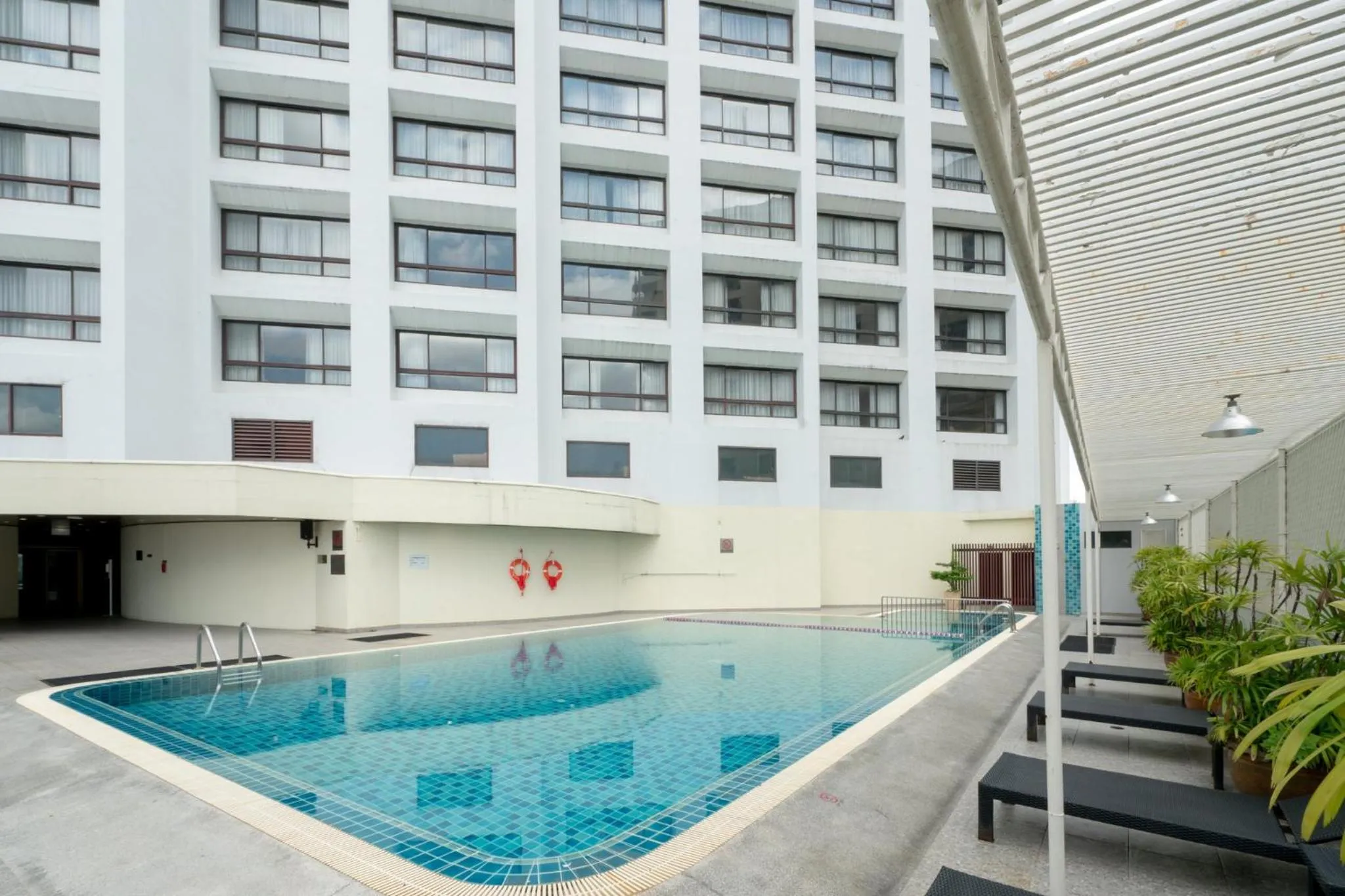 Swimming pool in Centara Riverside Hotel Chiang Mai