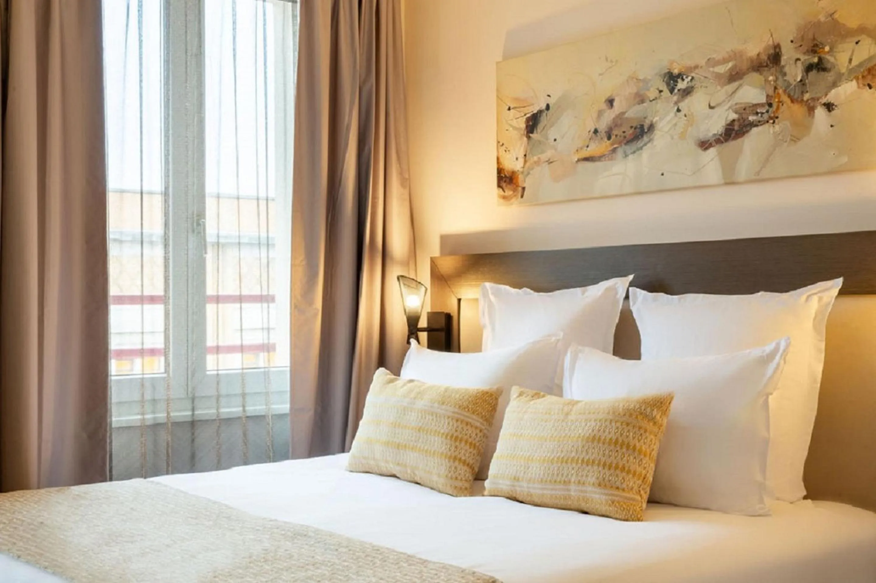 Bedroom, Bed in Best Western Plus Hôtel Belfort Centre Gare