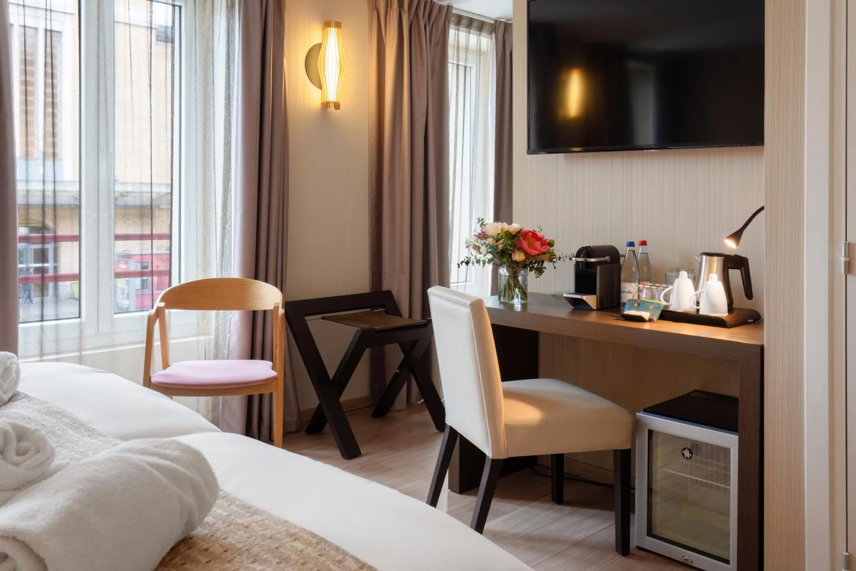 Bedroom, Bed in Best Western Plus Hôtel Belfort Centre Gare