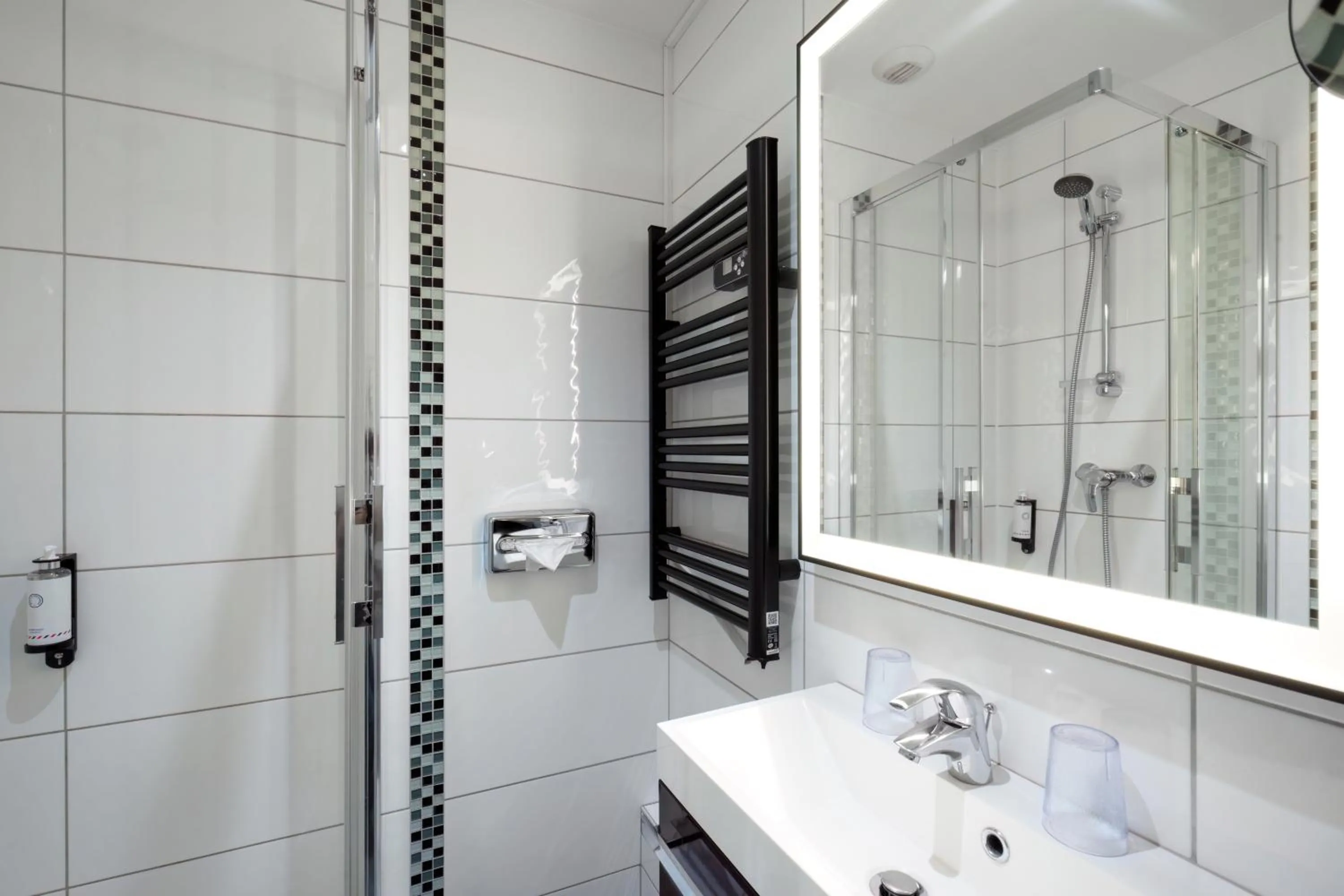 Bathroom in Best Western Plus Hôtel Belfort Centre Gare