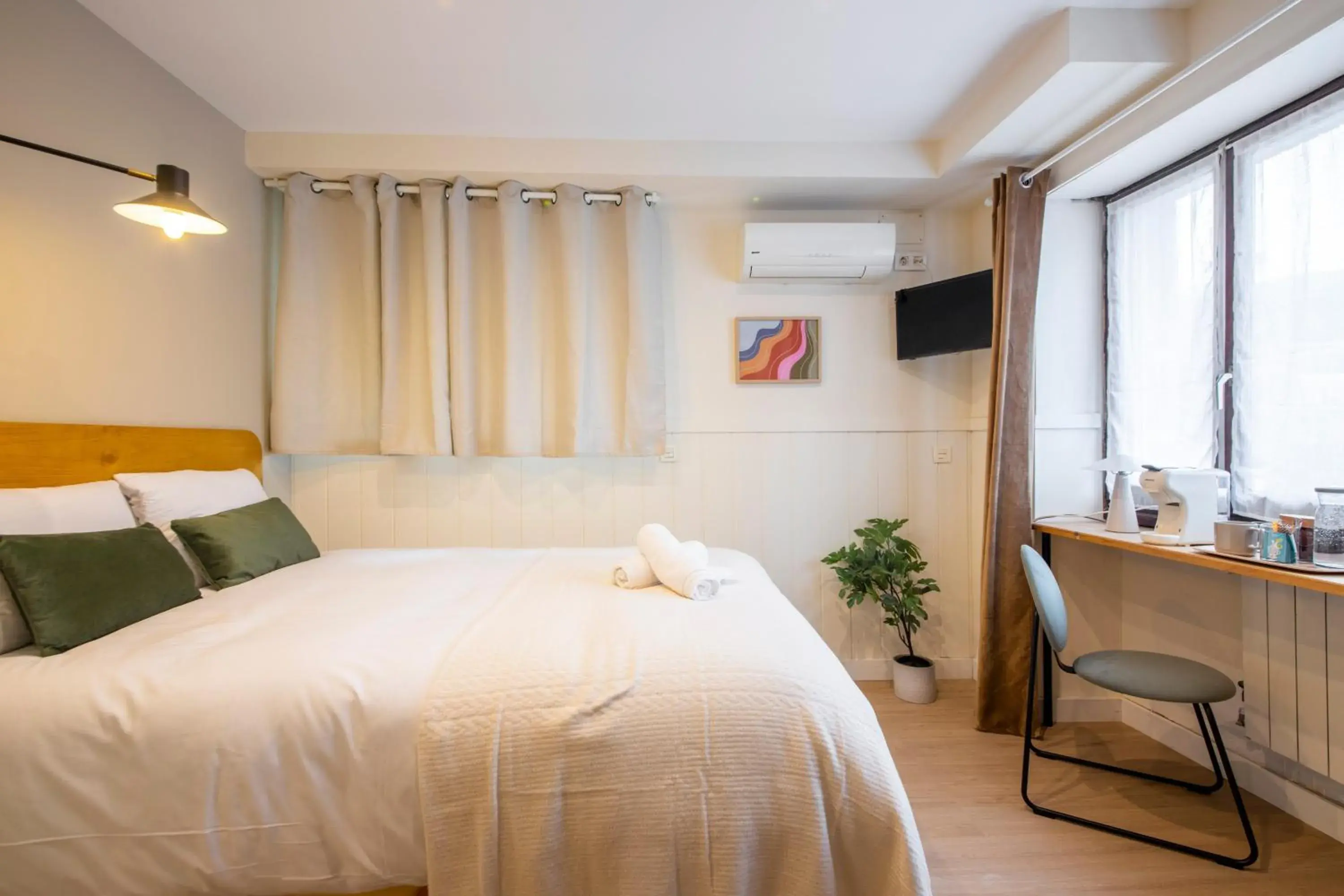 Double Room with Private Bathroom in Hotel Donosti Double Room with Private Bathroom in Hotel Donosti