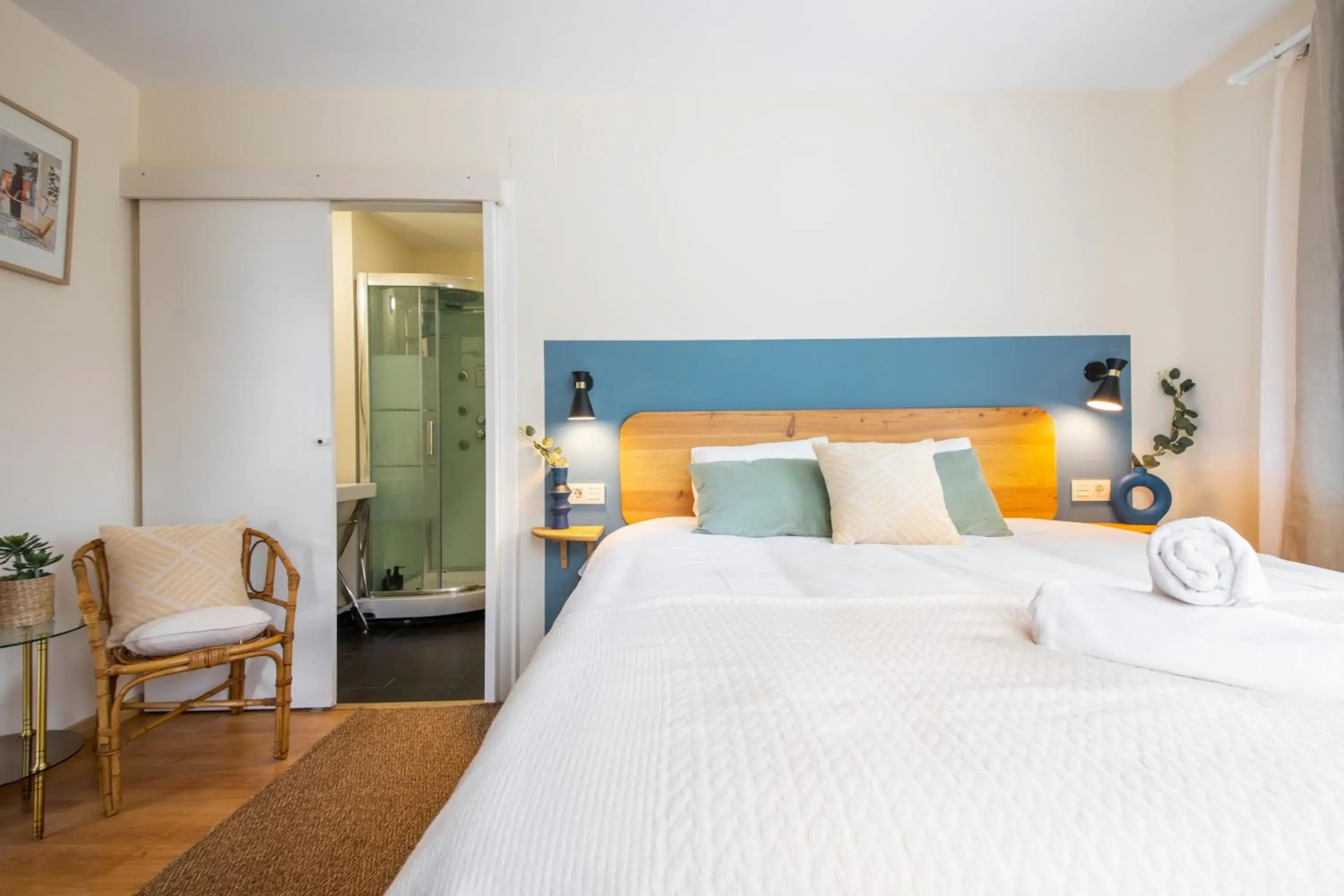 Double Room with Private Bathroom in Hotel Donosti Double Room with Private Bathroom in Hotel Donosti