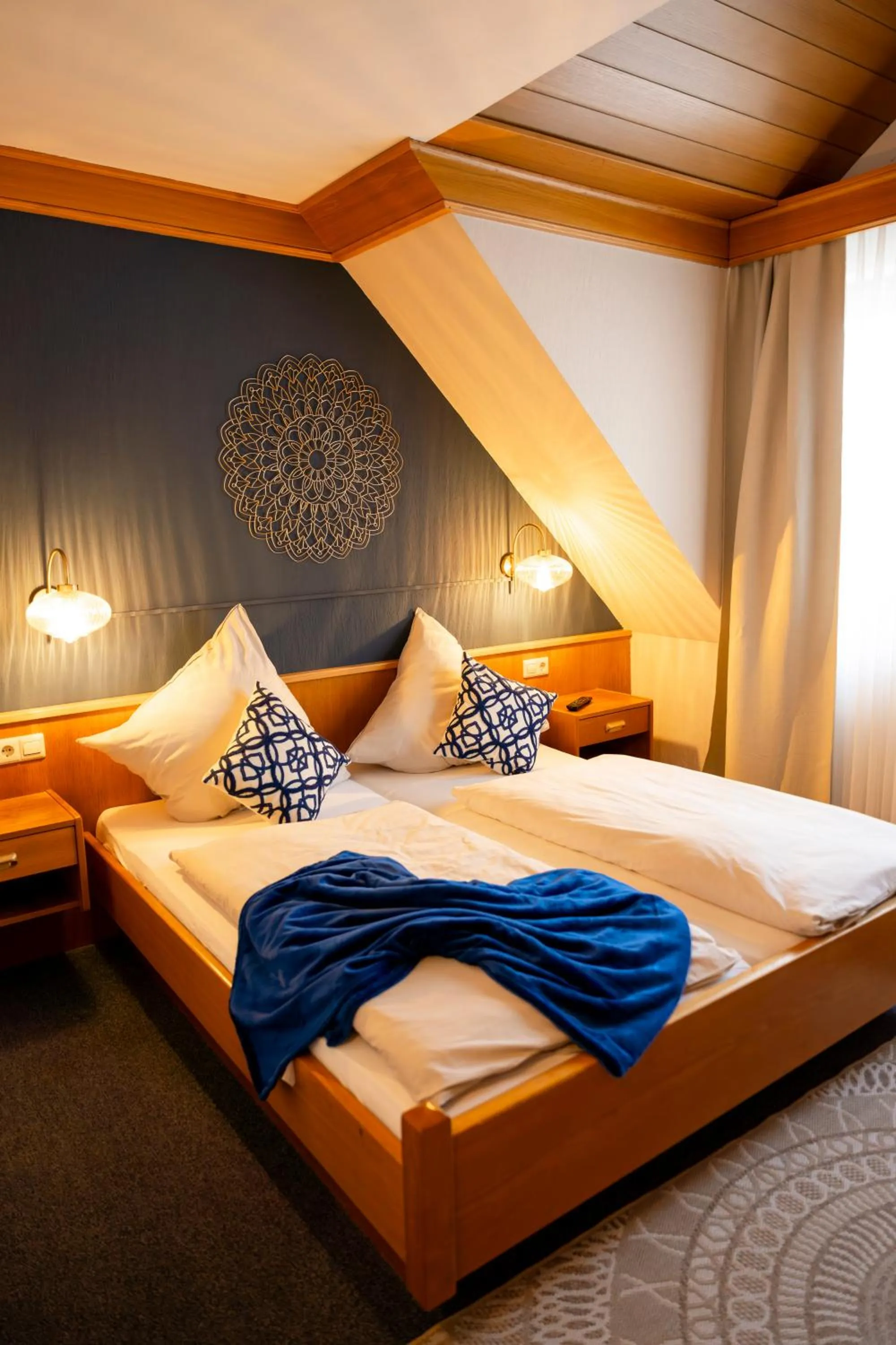 Bedroom, Bed in Hotel Gülser Weinstube