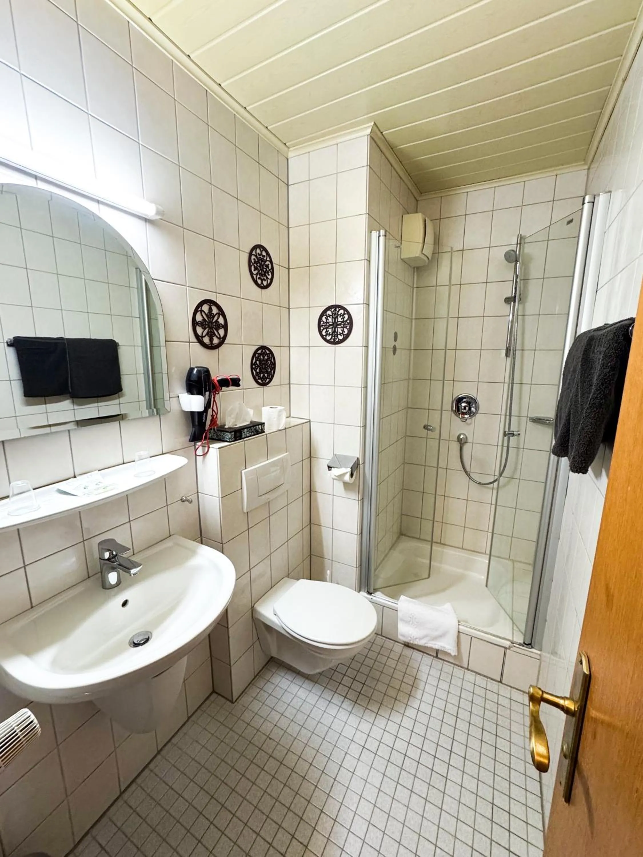 Bathroom in Hotel Gülser Weinstube