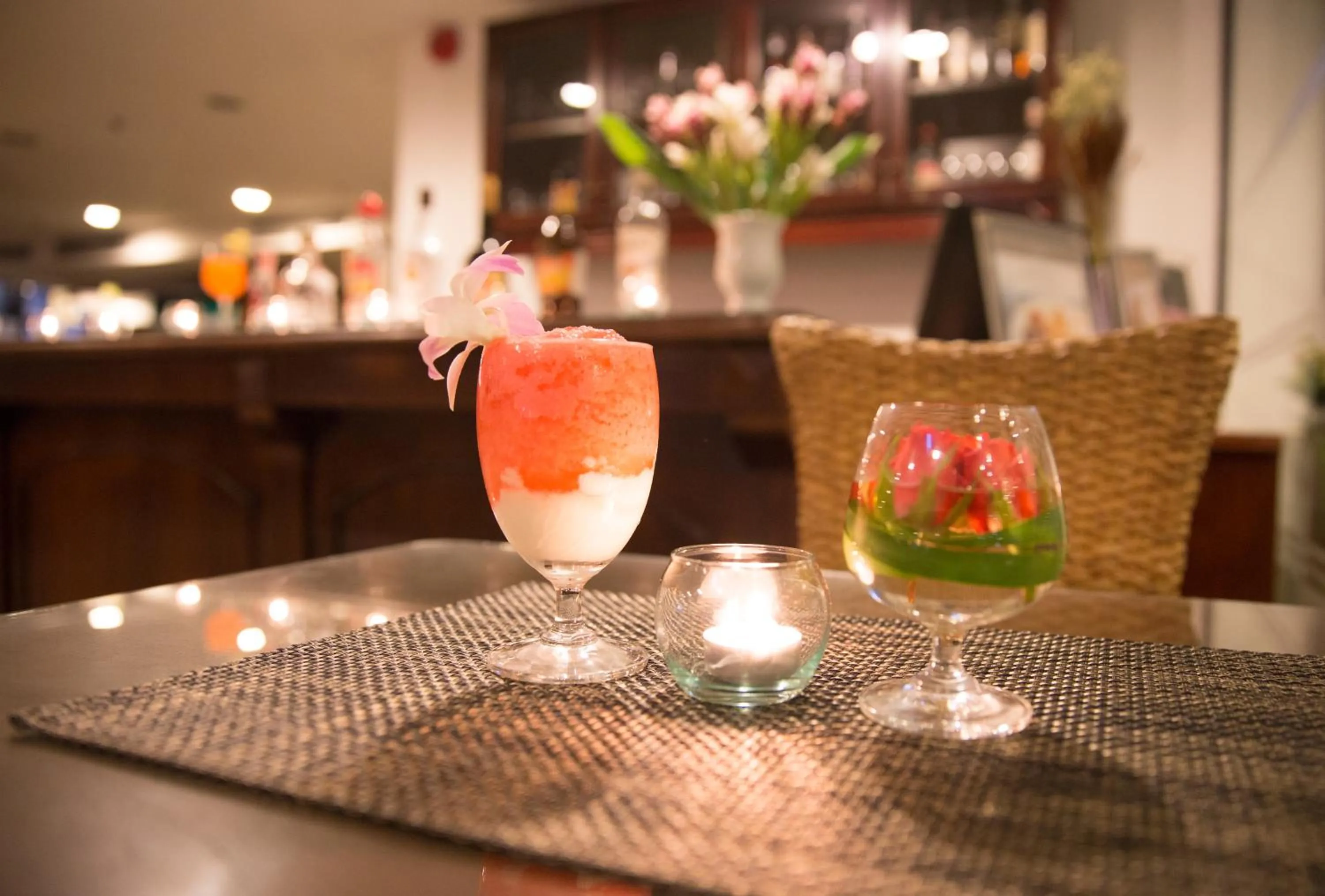 Restaurant/places to eat in CH Hotel