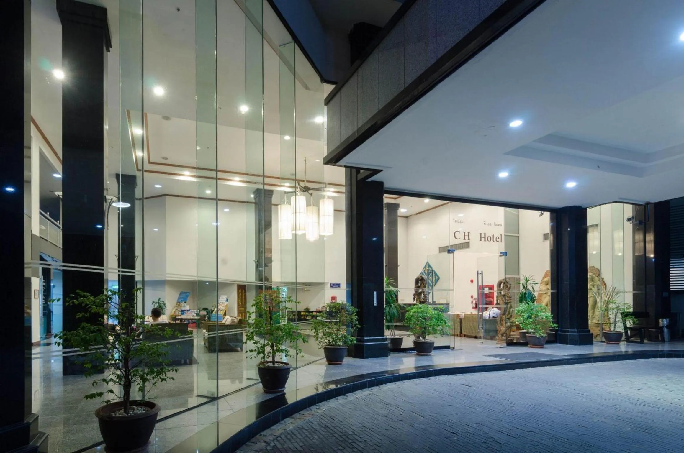 Facade/entrance in CH Hotel