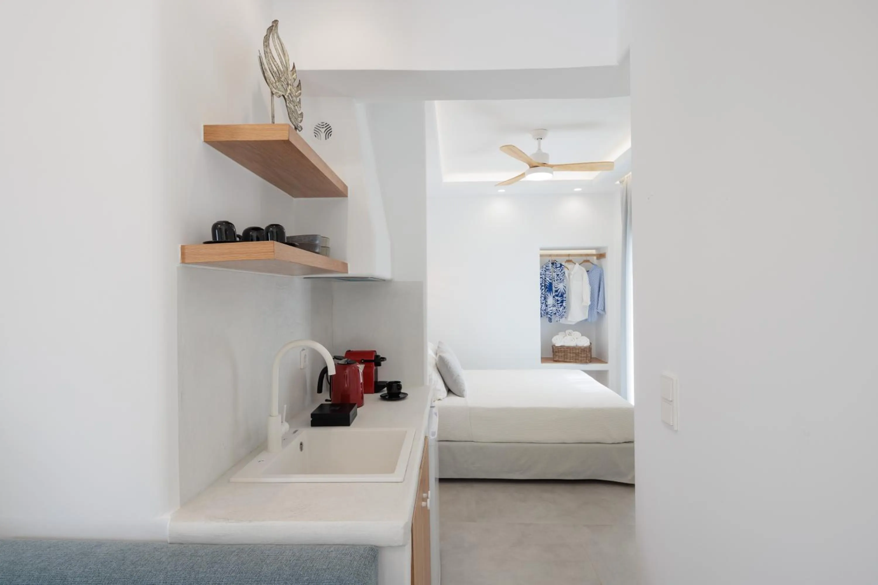 Kitchen or kitchenette, Bed in Agia Anna Living
