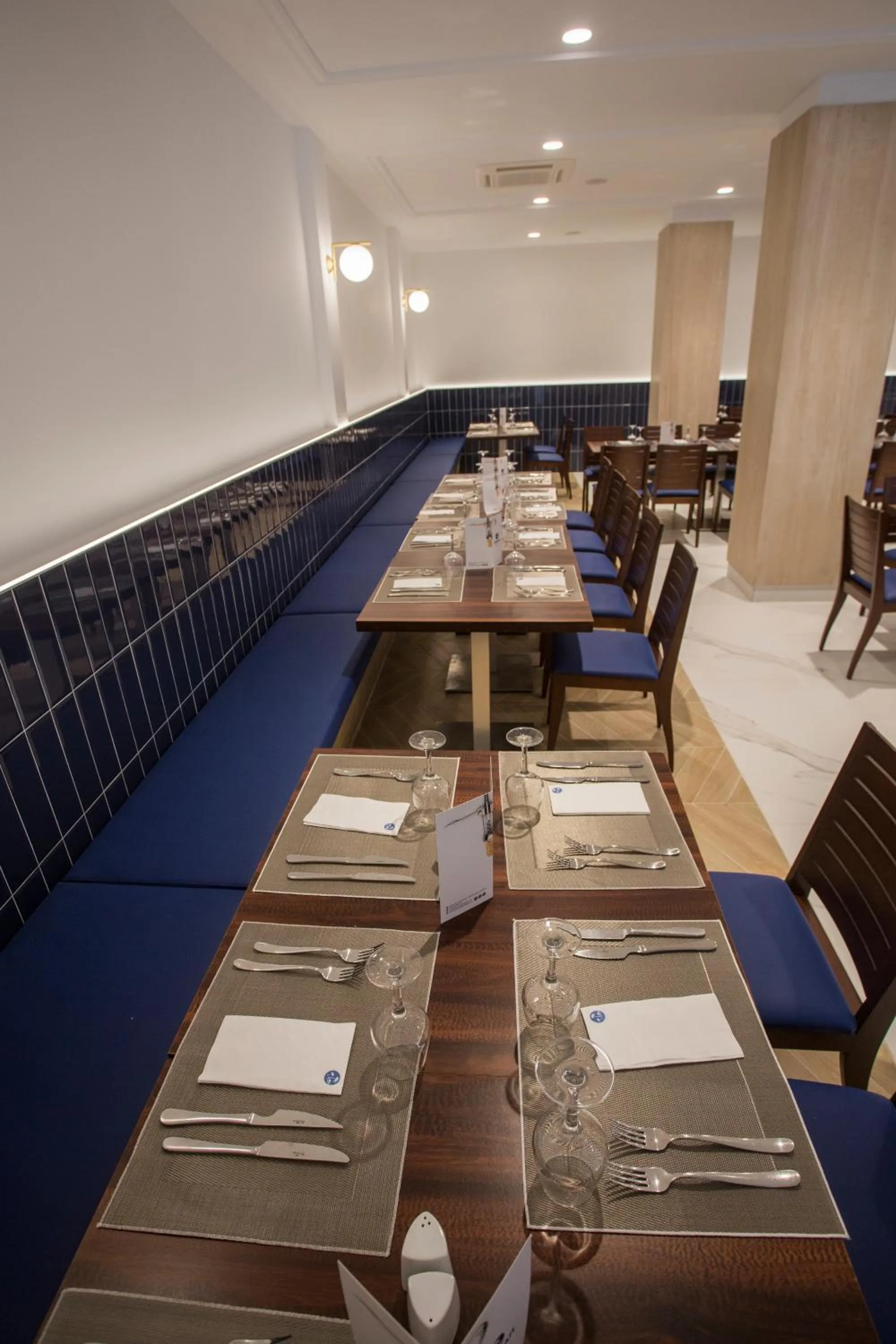 Restaurant/places to eat in Hotel Voramar