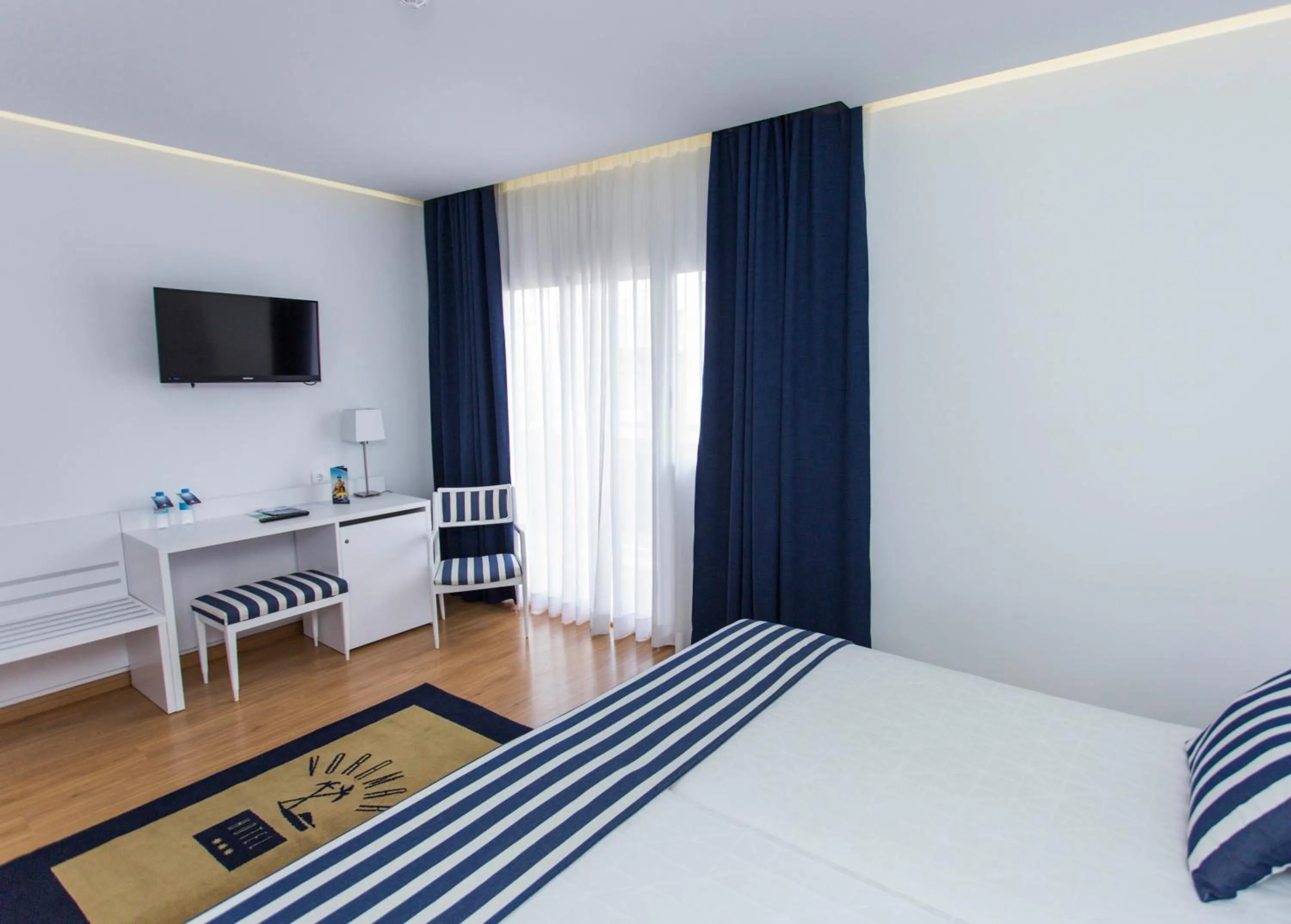 Photo of the whole room, Bed in Hotel Voramar