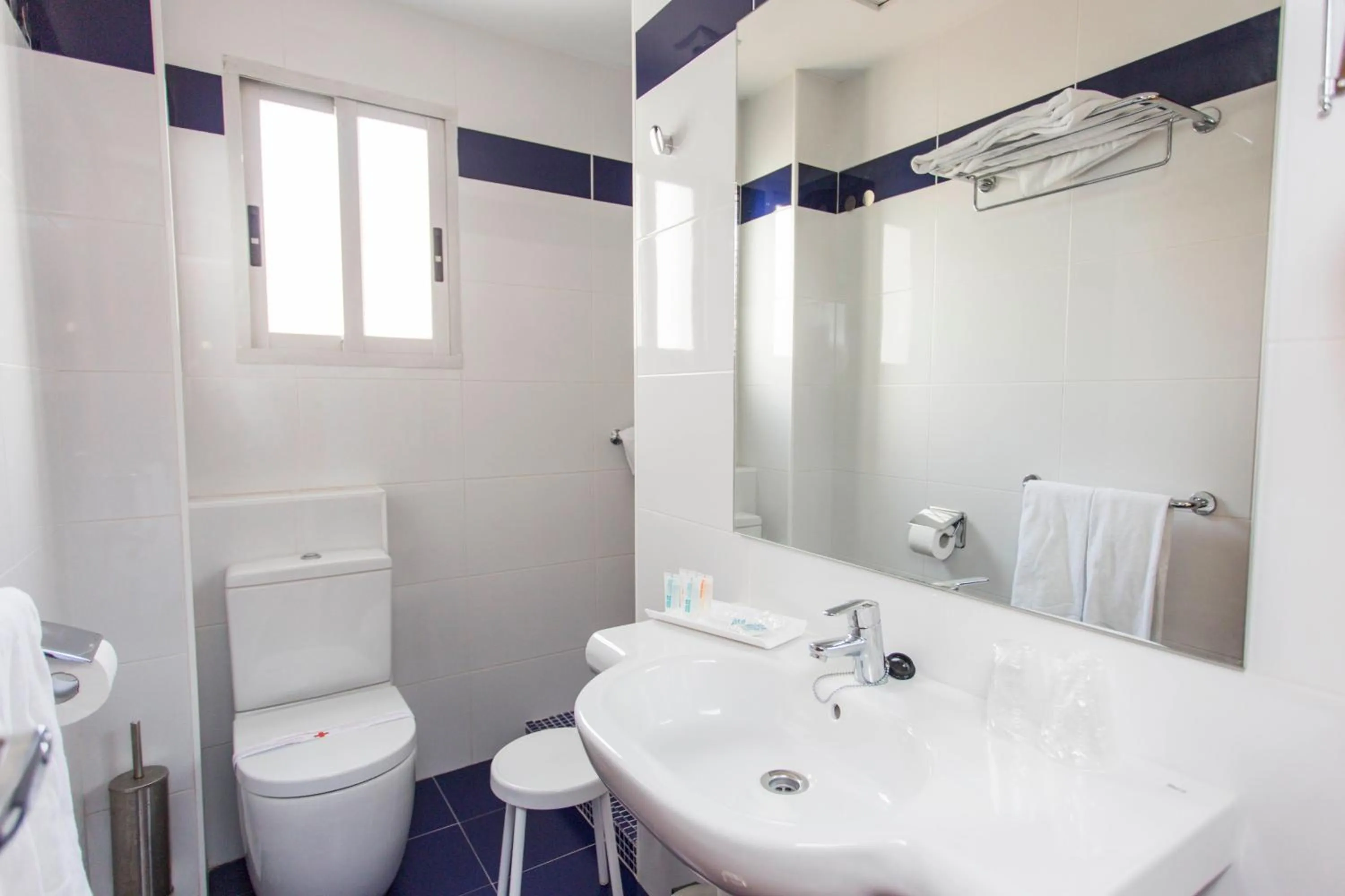 Bathroom in Hotel Voramar